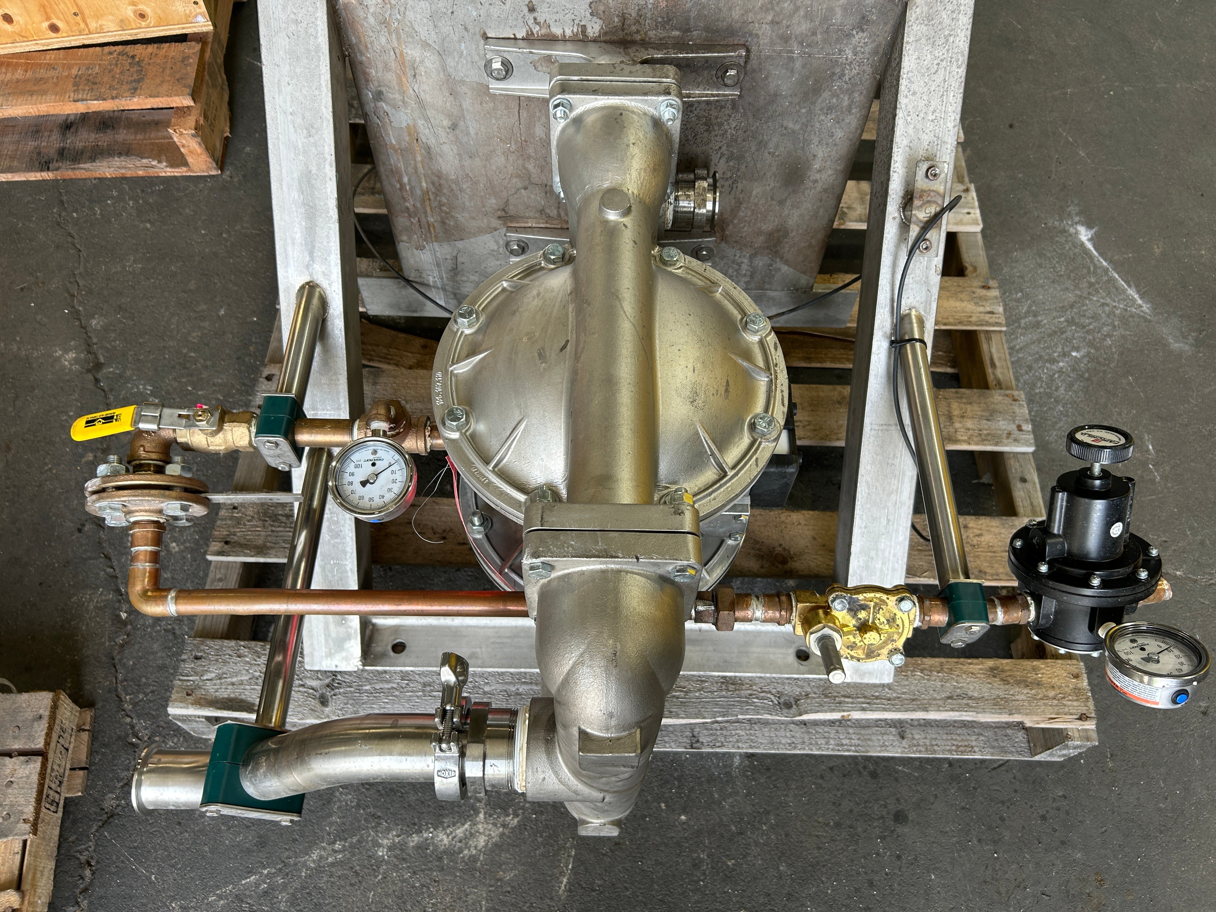 Warren Rupp Sandpiper S20B1SZTANS000 Diaphragm Pump with Wall Mount Stand 125PSI