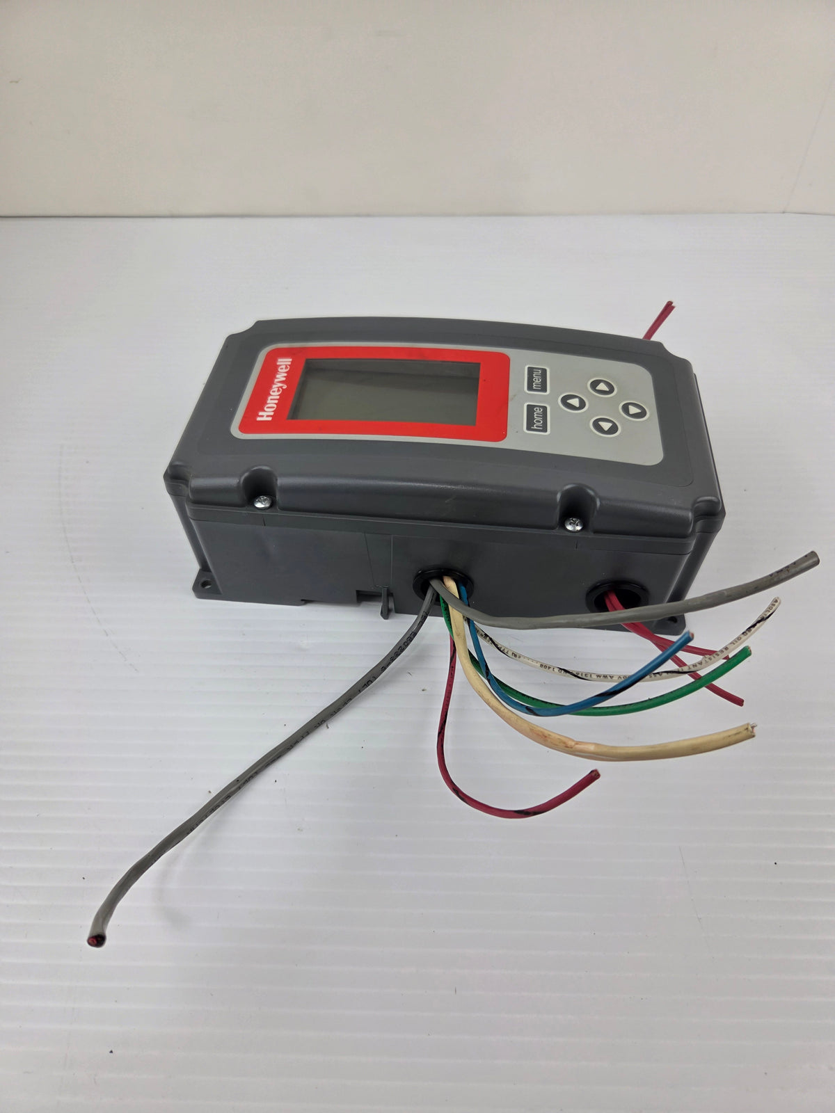 Honeywell T775M2048 Temperature Controller