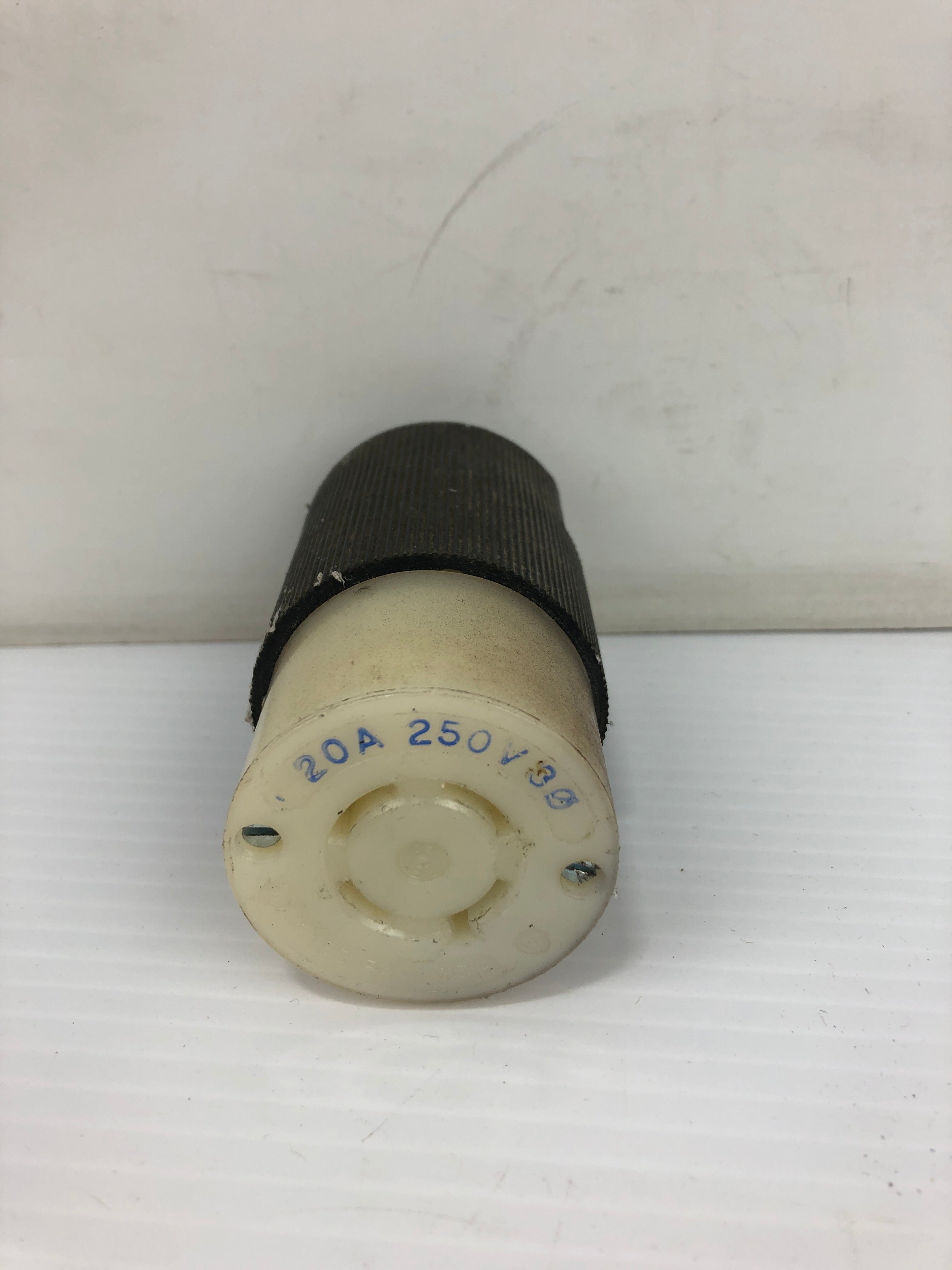 Hubbell Twist-Lock Turn and Pull Receptacle 231A 20A 250V 3PH