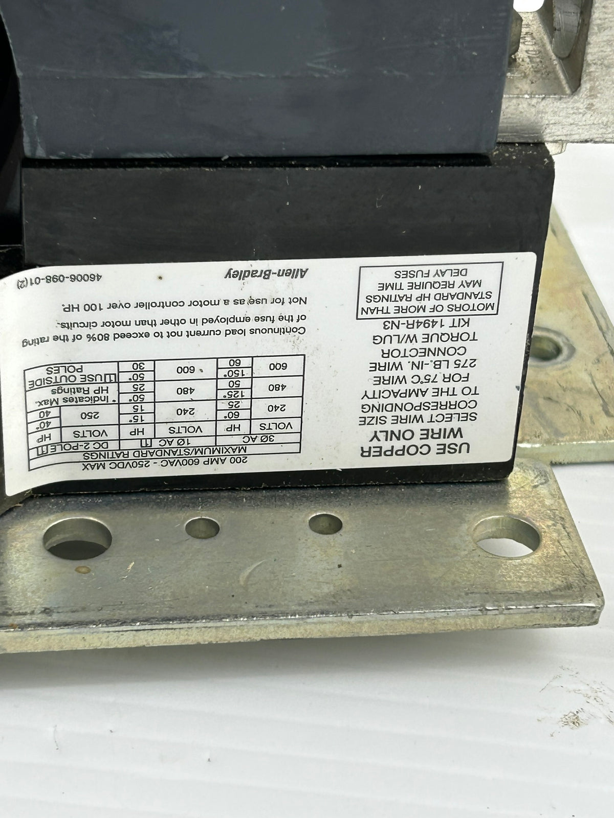 Allen-Bradley 1494V-DSX200 200A 600V Disconnect Switch with 3 Littelfuse Fuses
