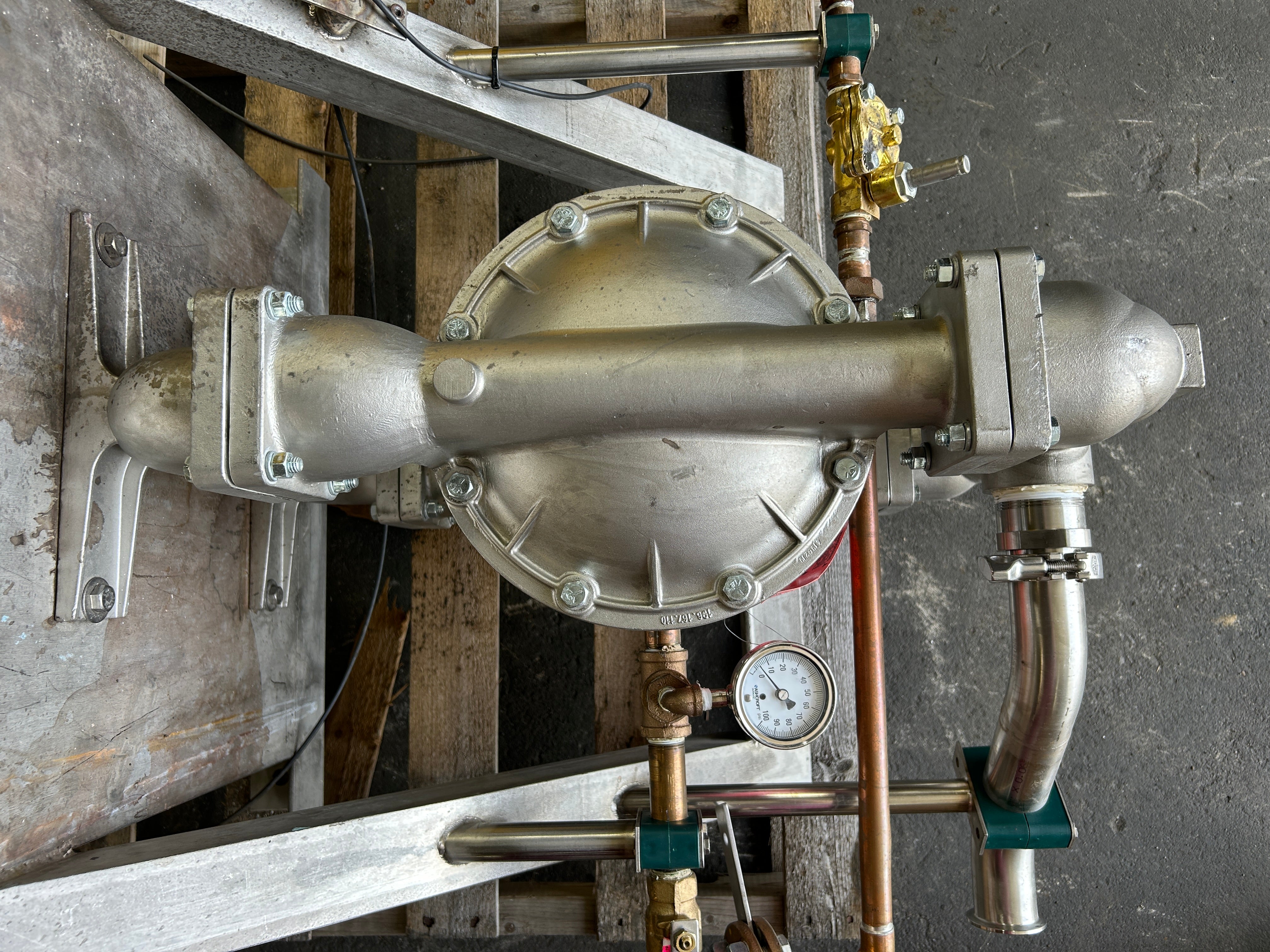 Warren Rupp Sandpiper S20B1SZTANS000 Diaphragm Pump with Wall Mount Stand 125PSI