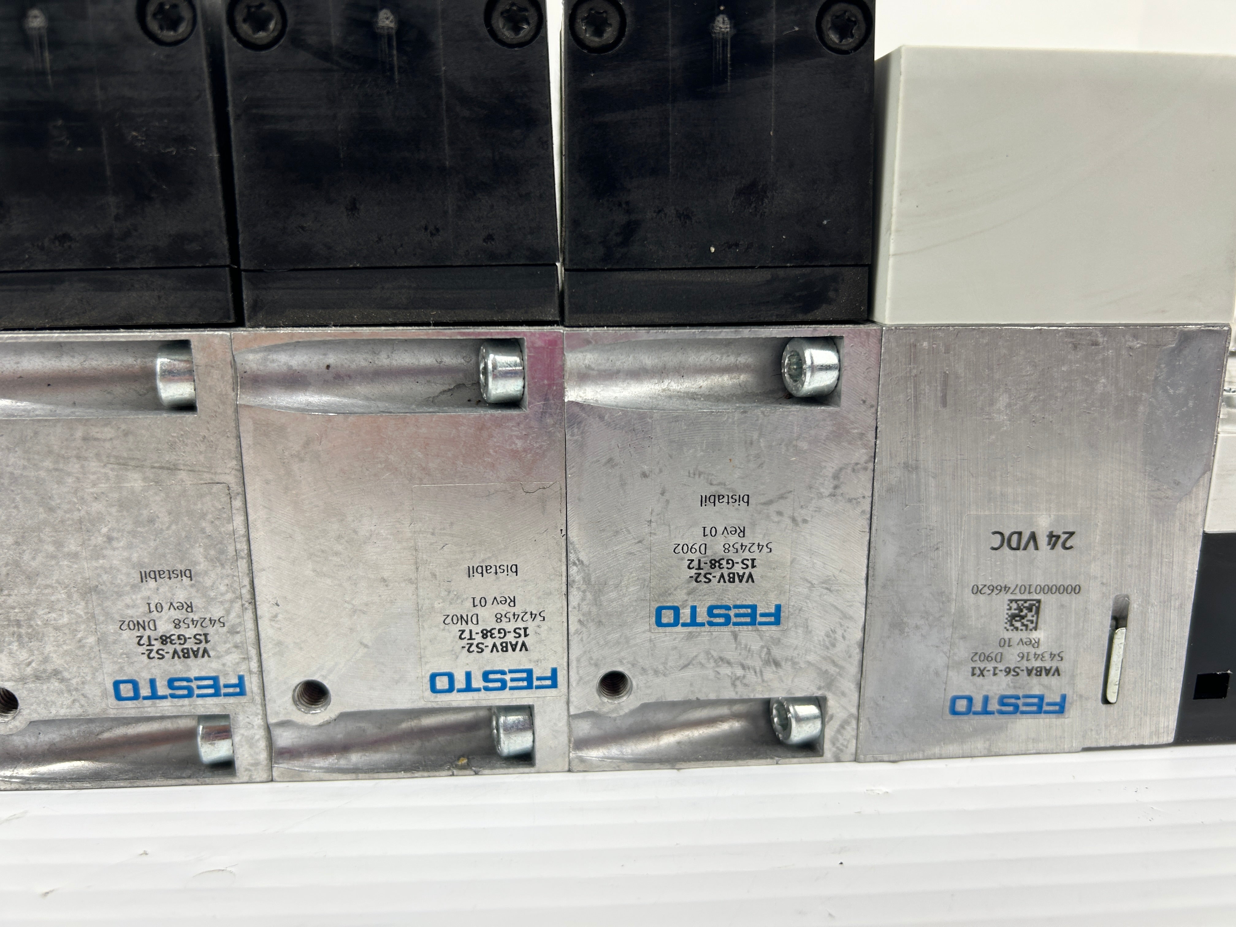 Festo Valve Assembly VTSA-FB CPX-FB13 VSVA-B-M52-AZD-D1-1T1L VABB-S2-10-WT