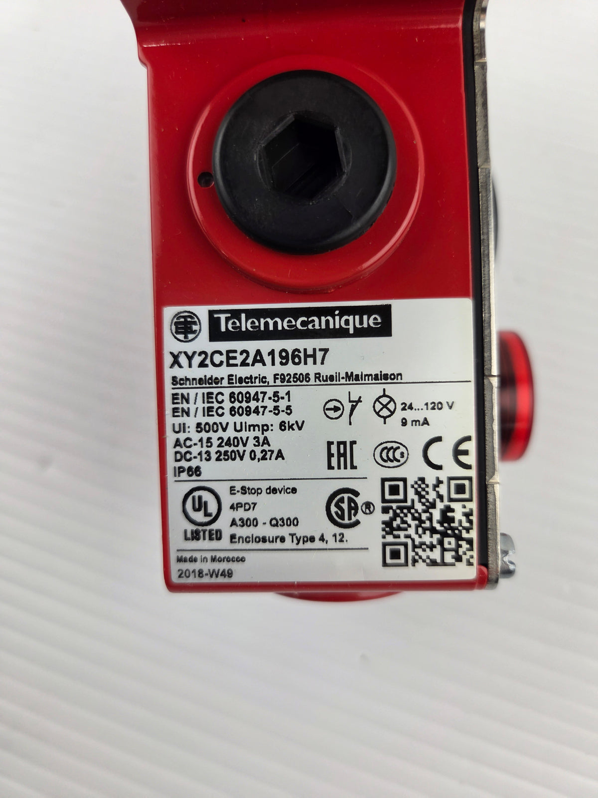 Telemecanique XY2CE2A196H7 Emergency Stop E-Stop Trip Wire Rope Pull Switch IP66