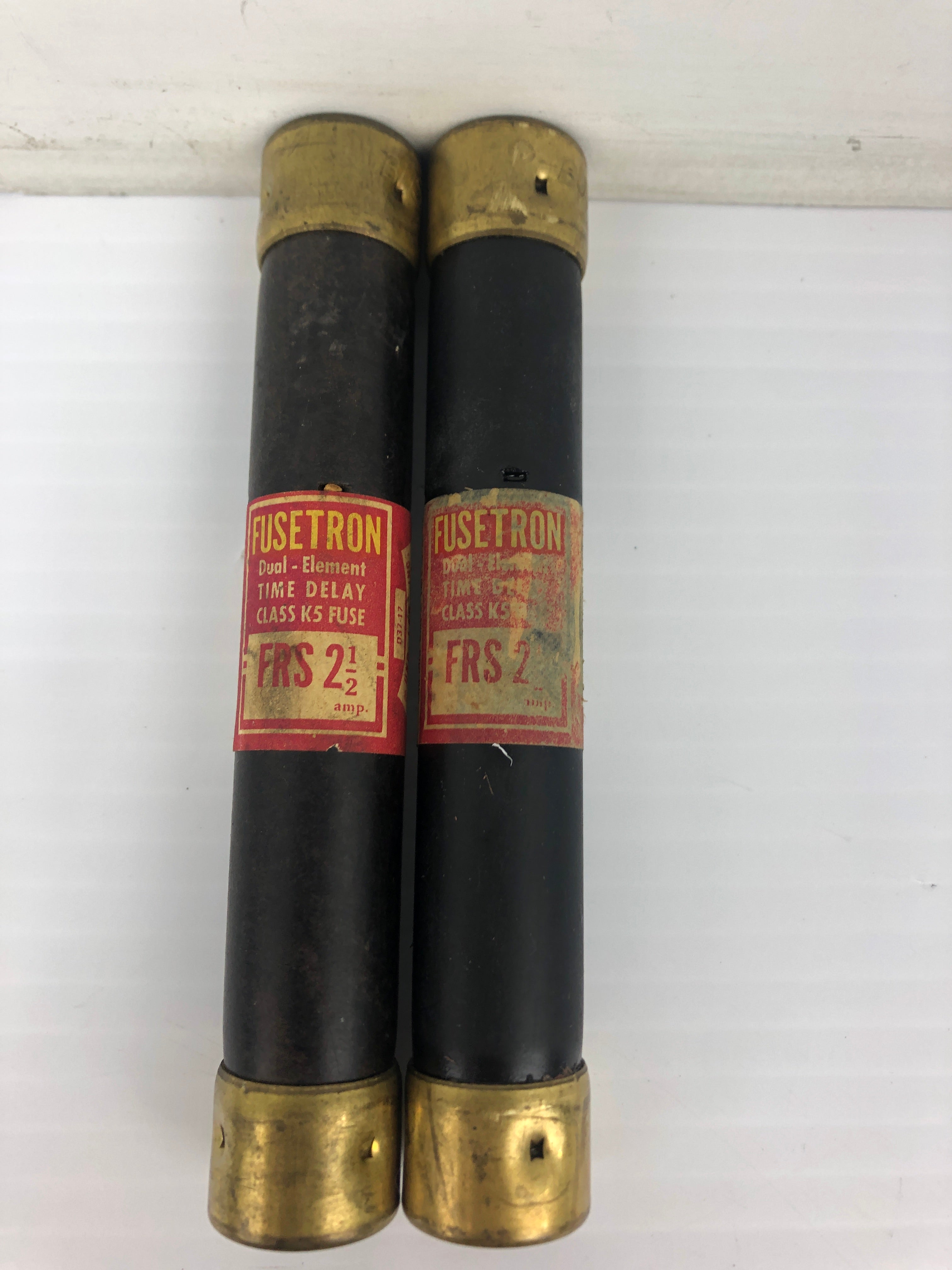 Fusetron FRS 2 1/2 Fuses 600V 2 1/2A Lot of 2