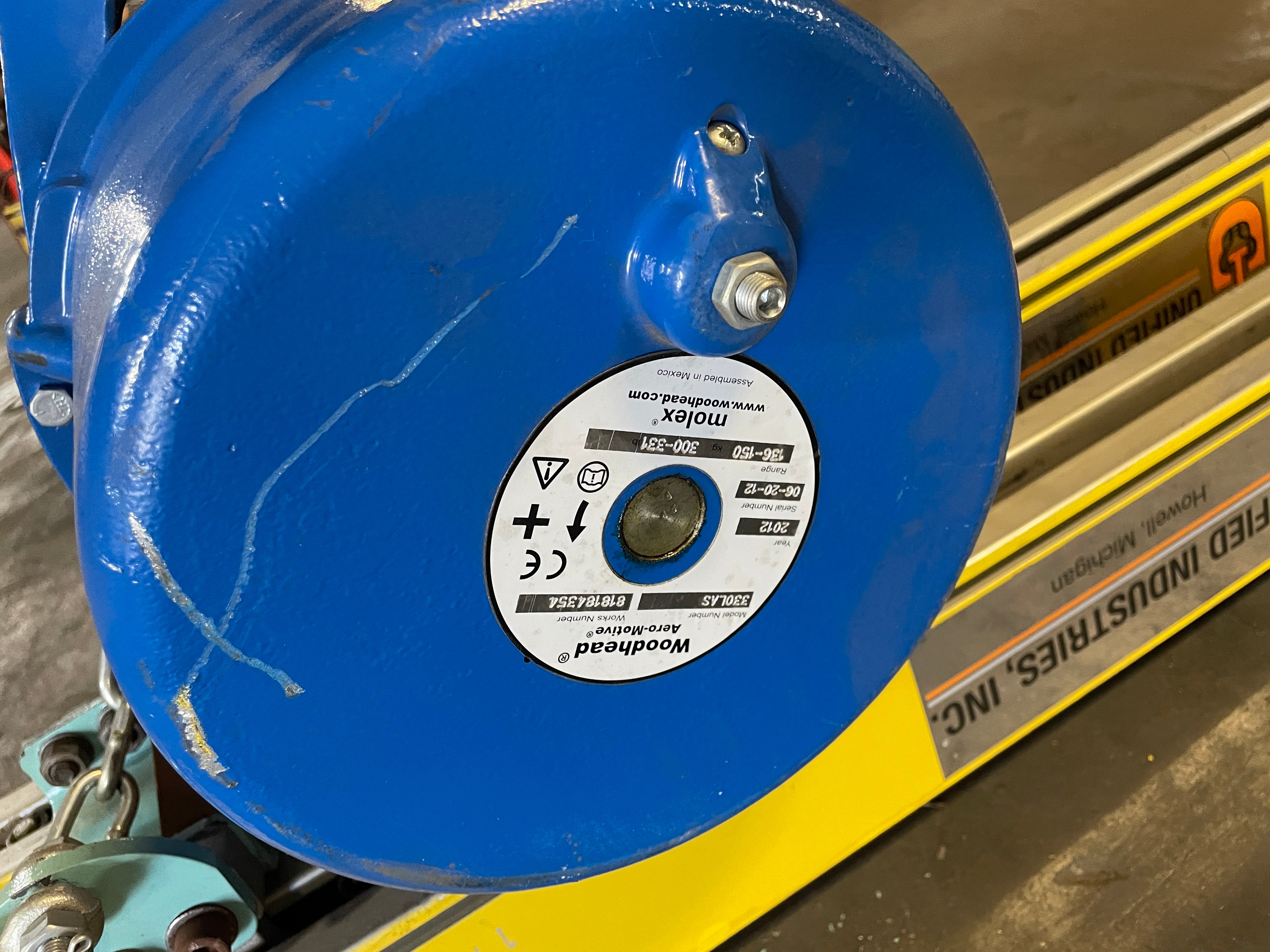 Woodhead 330LAS Aero-Motive Molex Balancer with Unified Industries Enclosed Rail