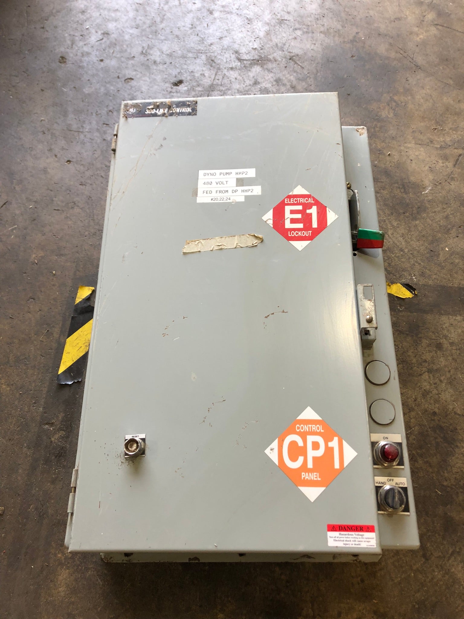 General Electric 300-Line Control Enclosed Magnetic Starter Type 3R