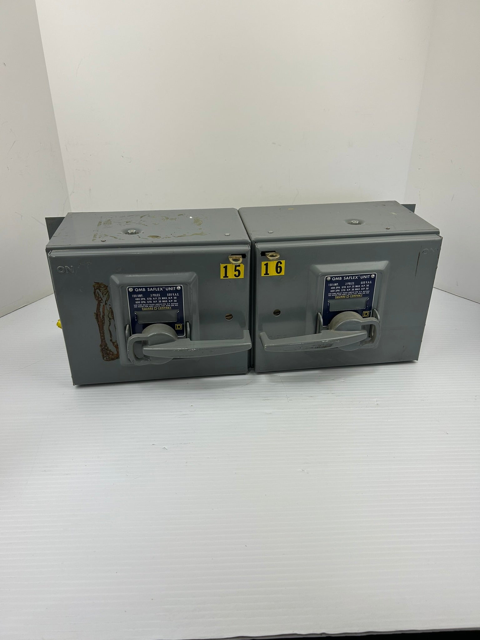 Square D QMB Saflex Twin Unit 100 Amp 3 Pole 600 VAC QMB-3610-T with 3 Fuses