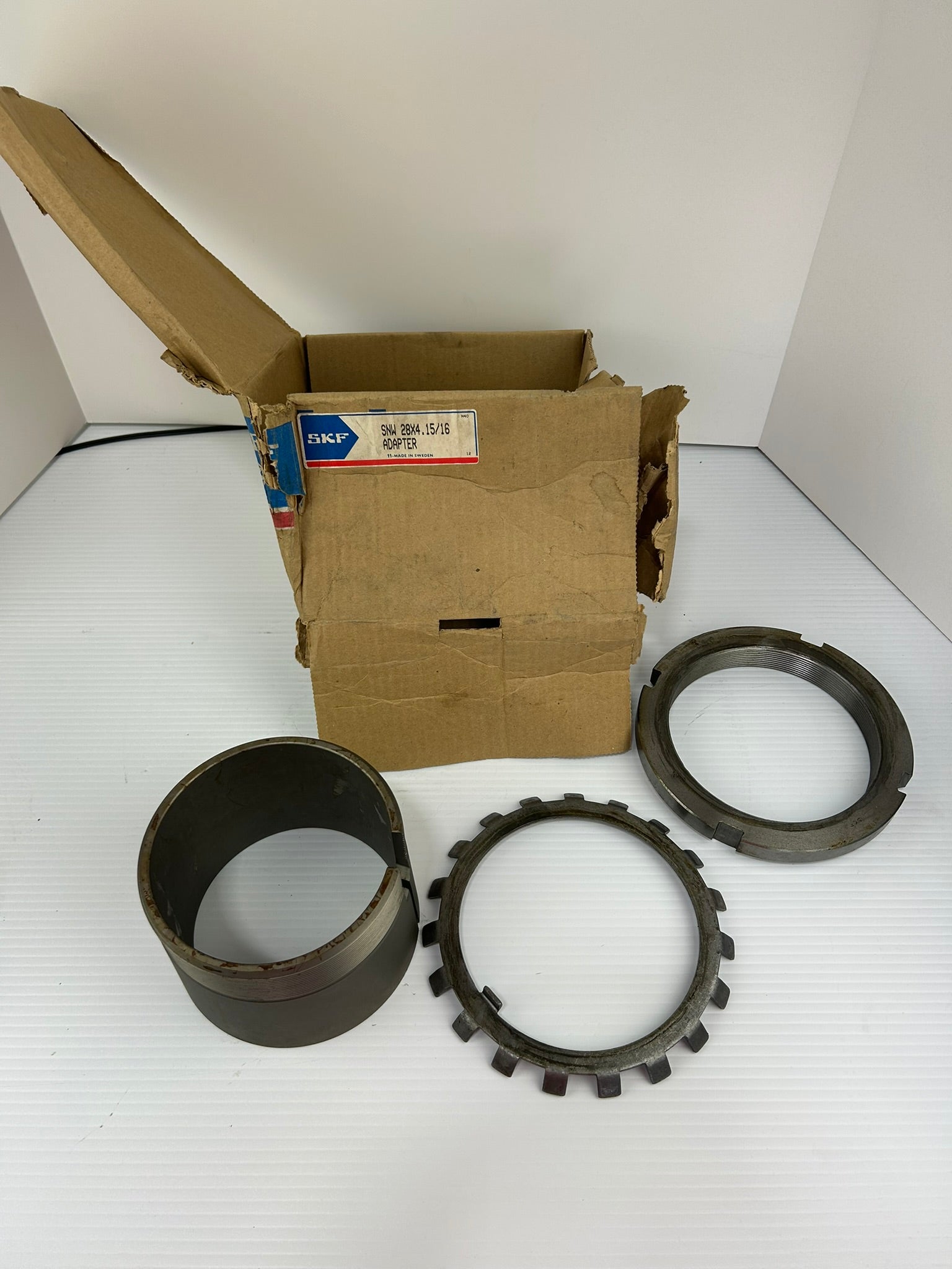 SKF SNW28X4 15/16 SNW Bearing Adapter Assembly
