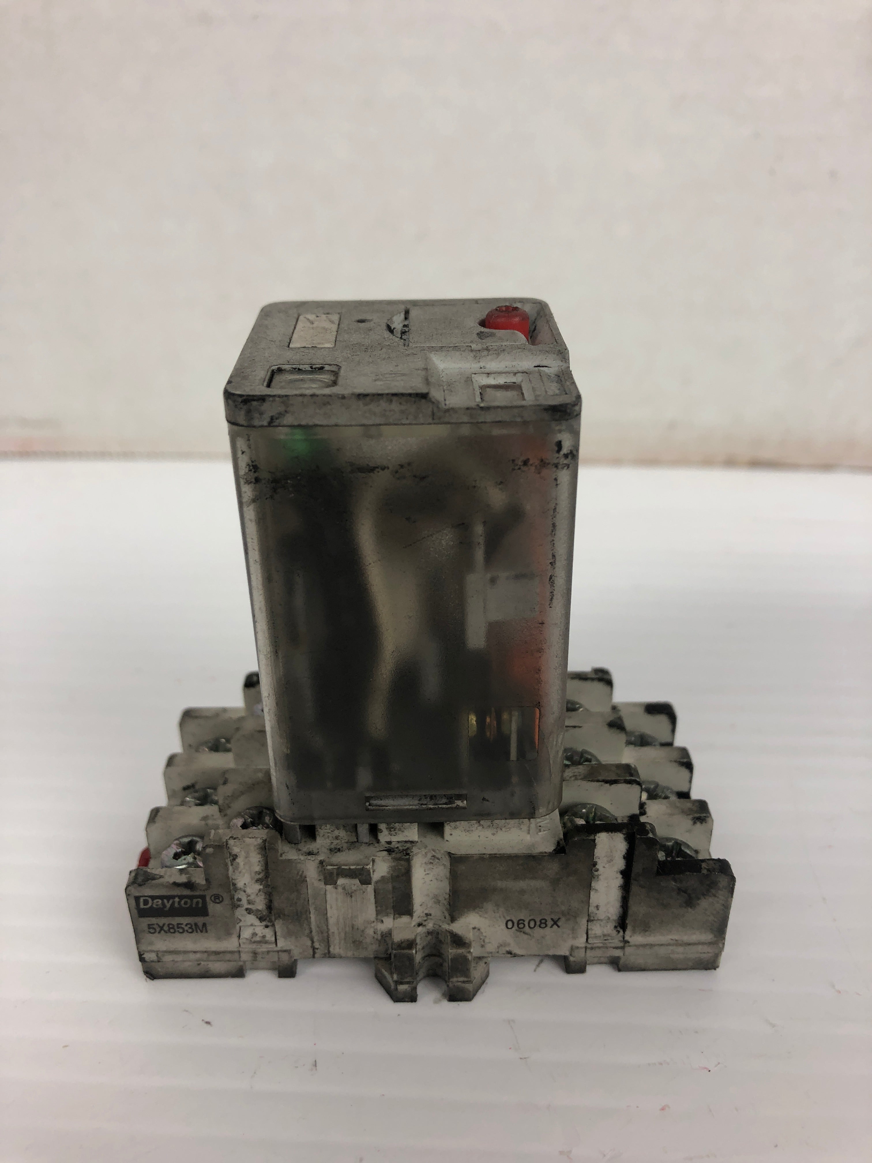 Dayton 5Z526 Relay With Base 5X853M