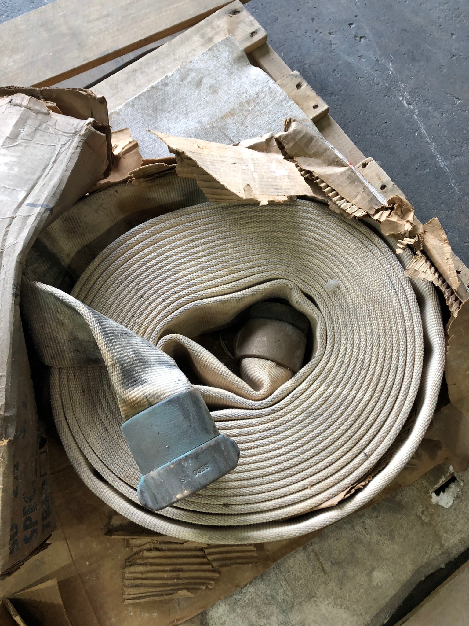S.J. Fire Hose 300 LB PSI White 2-1/2" x 50' Long 6/85R with Brass Fitting