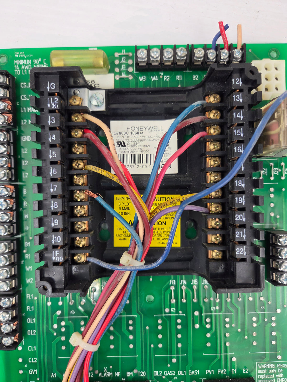 Honeywell Q7800C 1068 Power Flame Burner Control Board 50011409-001 50011408