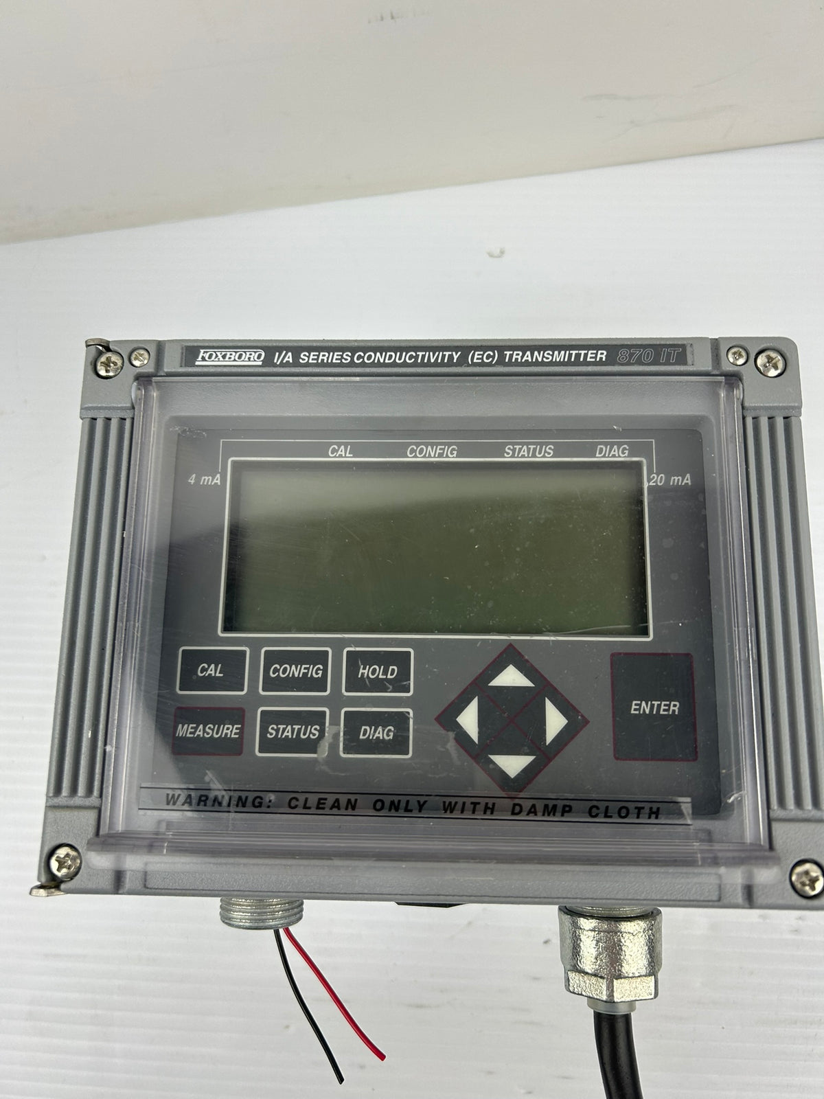 Foxboro 870ITEC-AYEAA-7 Conductivity Transmitter with Mounting Bracket