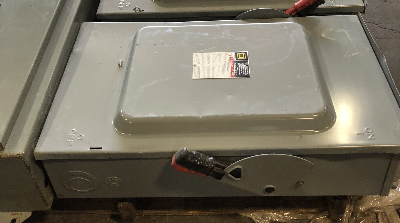 Square D HU364RB Enclosed Disconnect 200A Safety Switch Electrical Box AL-40