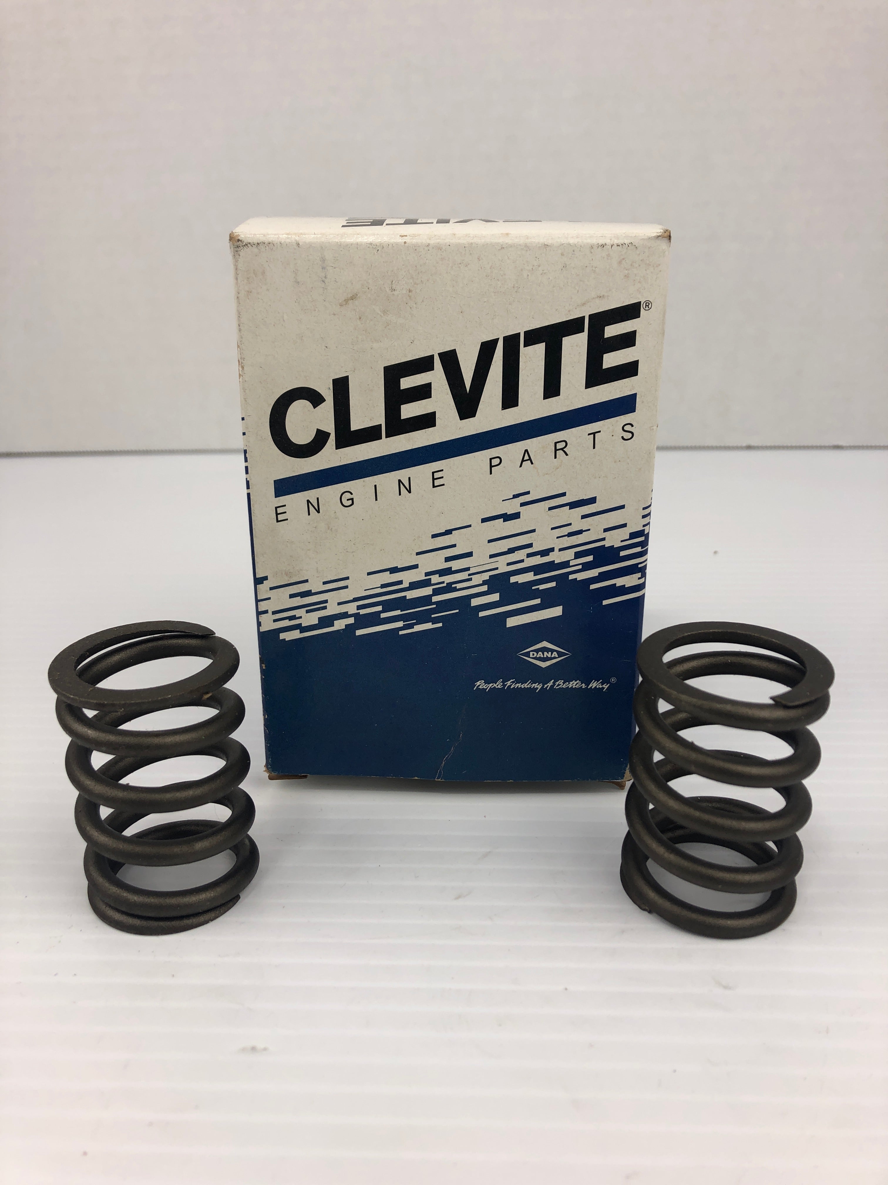 Clevite 212-1136 Engine Valve Spring 2121136 (Lot of 2)