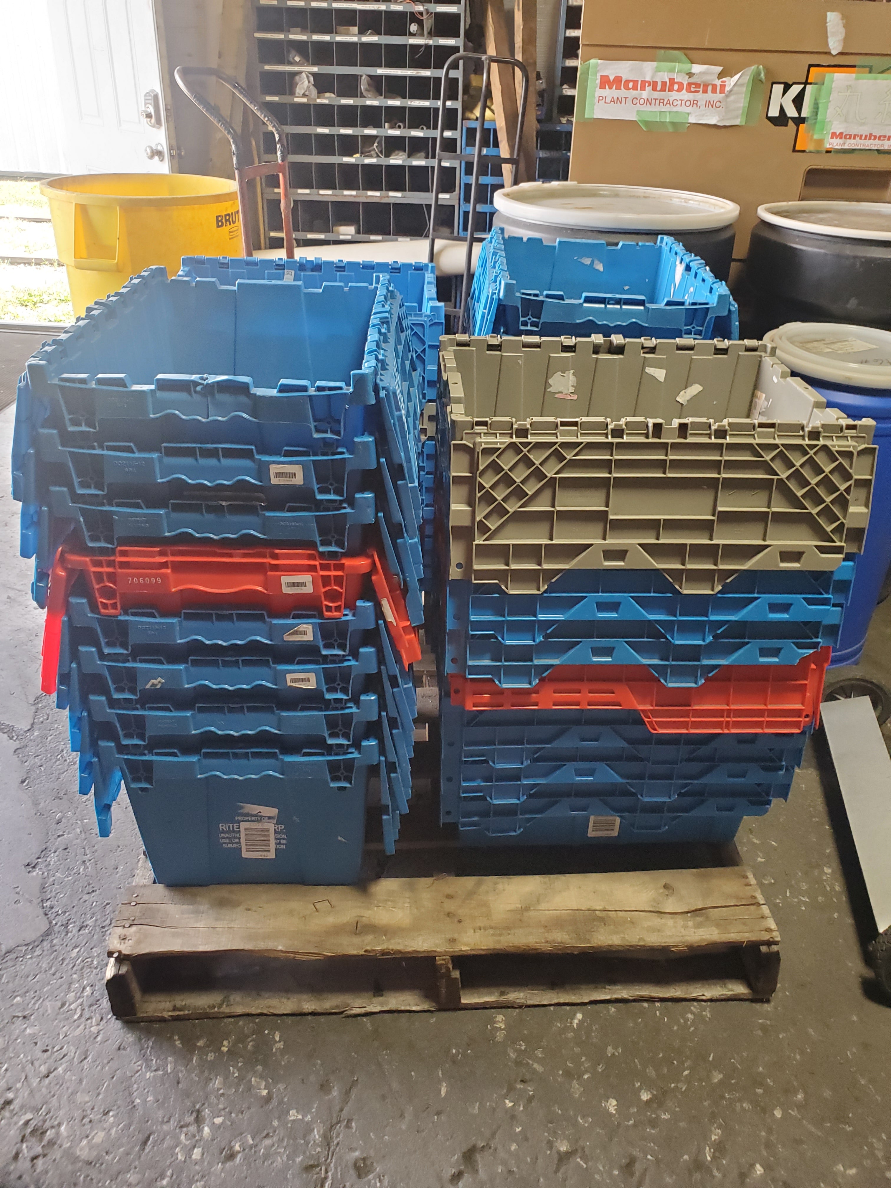 Plastic Totes 19-7/8" x 13-3/4" x 12-1/2" Inside with Built-In Lids - Lot of 50