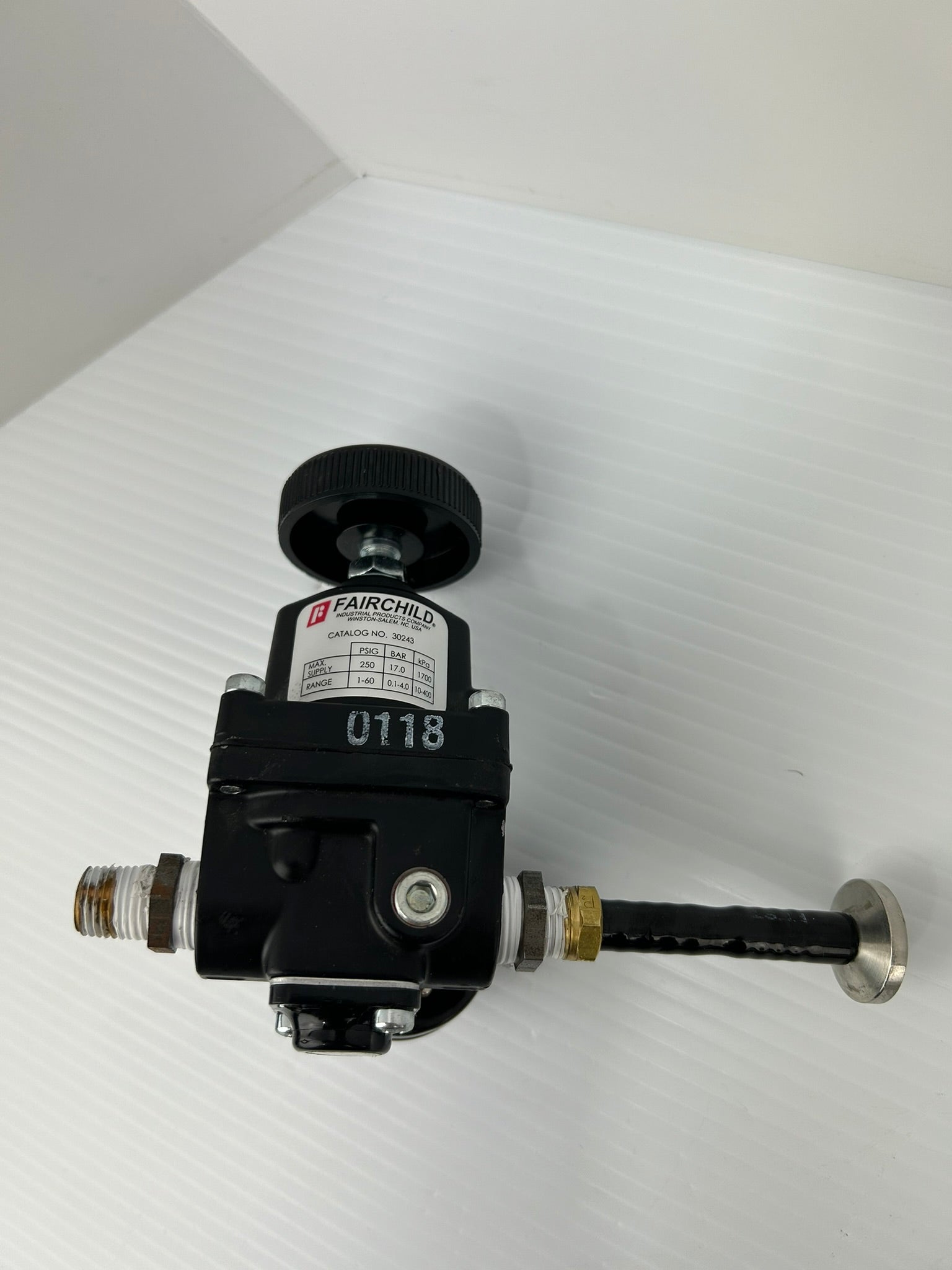 Fairchild 30243 Regulator 250 PSIG 17.0 bar with Norgren Gauge 0-160 PSI