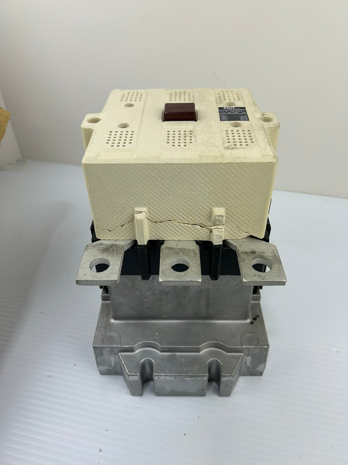 Fuji Electric SC-12N/UD 2NC5H0 Contactor 3 Pole 120V Coil 125-300HP 2NC5H0122