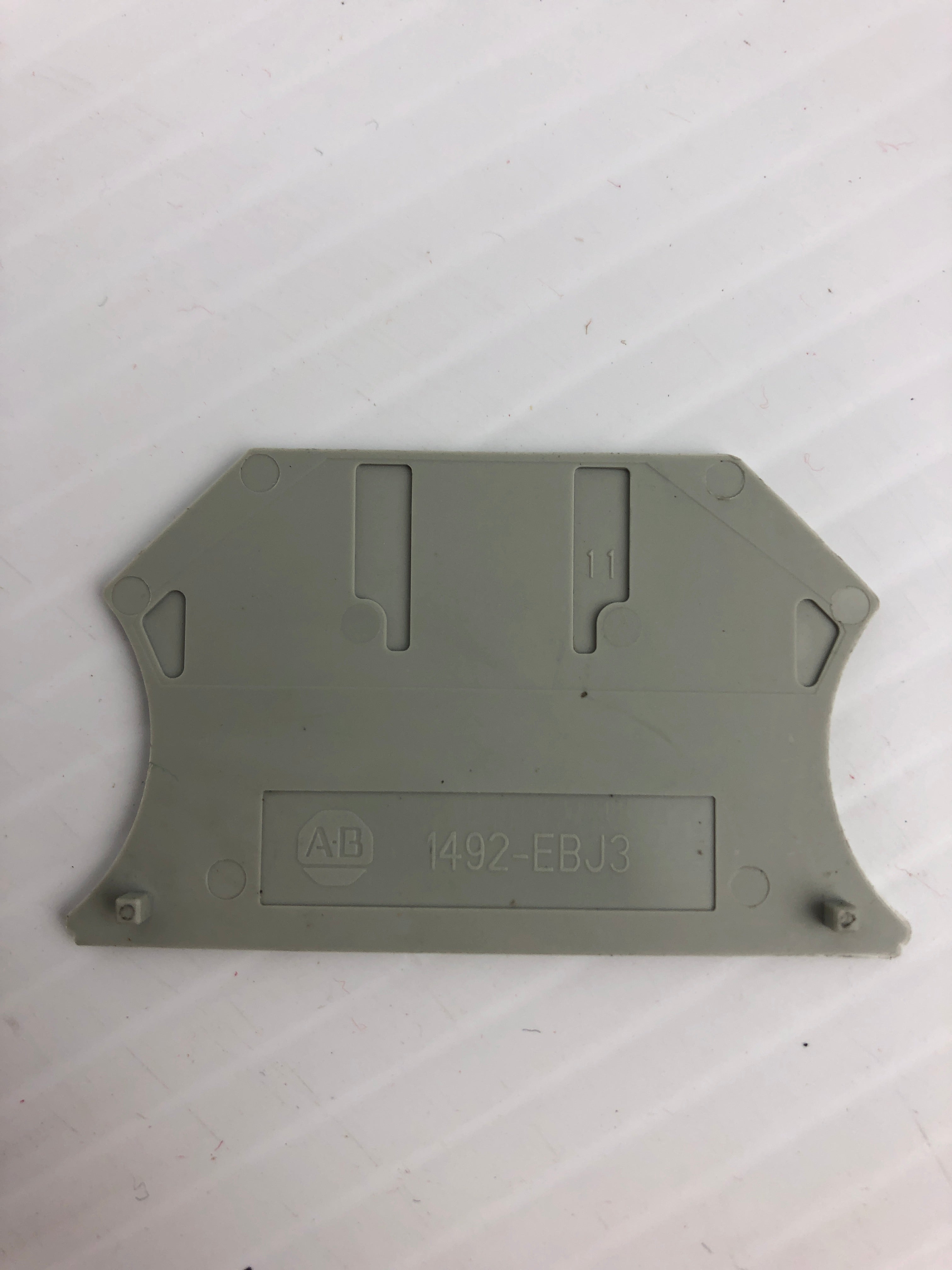 Allen Bradley 1492-EBJ3 Terminal Block End Barrier - Lot of 2 `