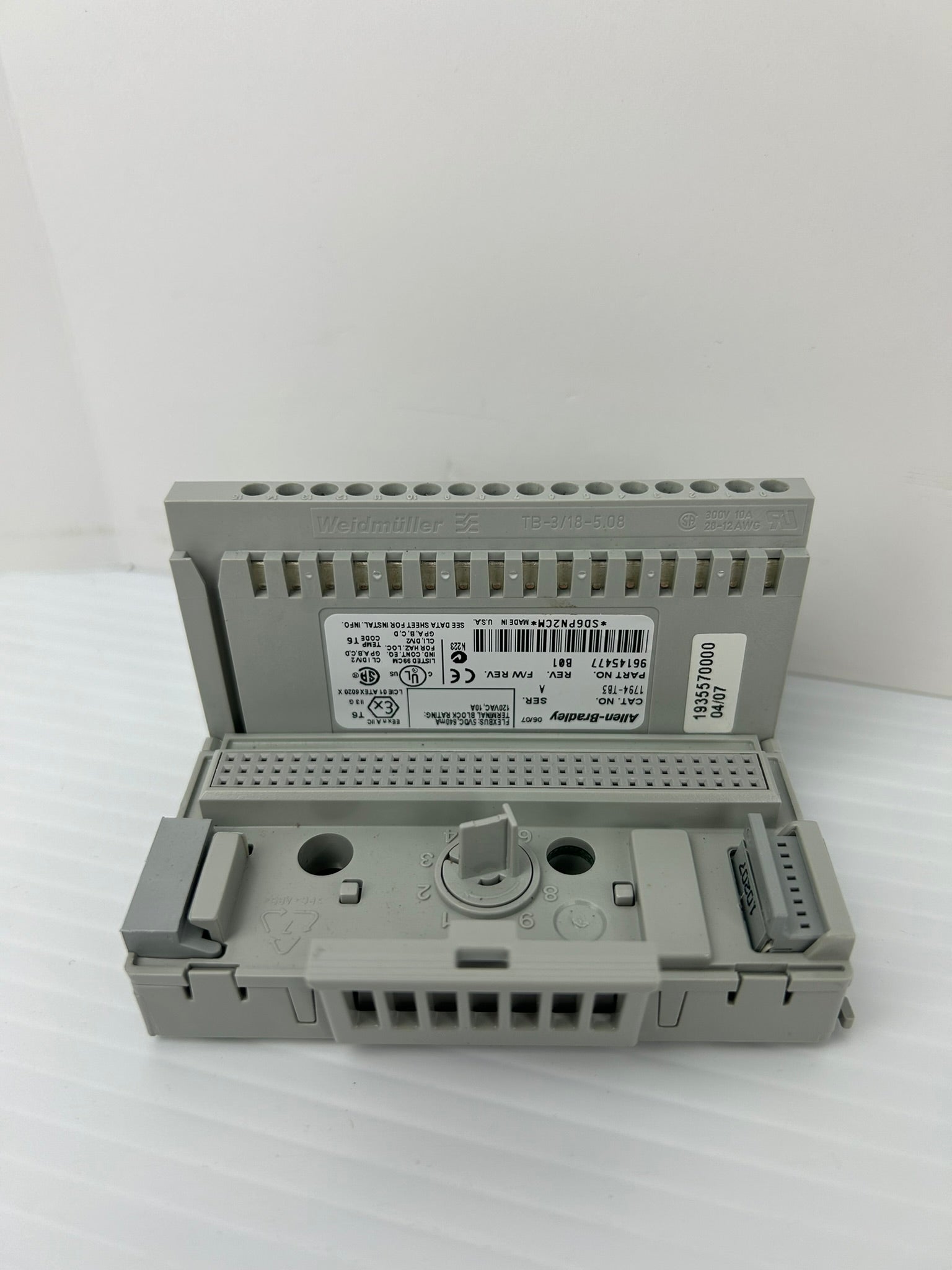 Allen-Bradley 1794-TB3 Terminal Base Series A 120VAC 10A