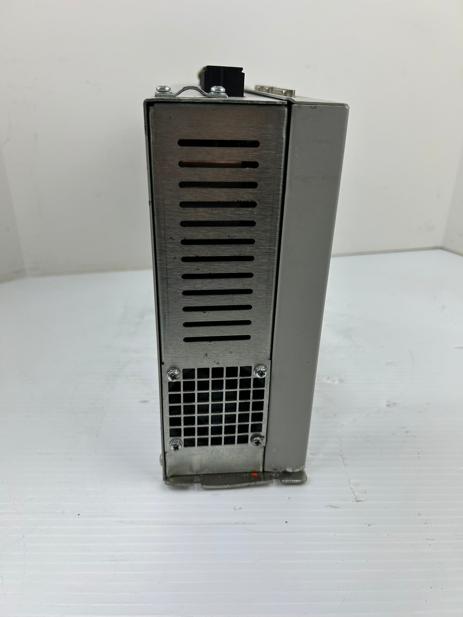 Allen Bradley 2098-DSD-030 Amplifier Drive Ultra 3000 Series B 1 PH