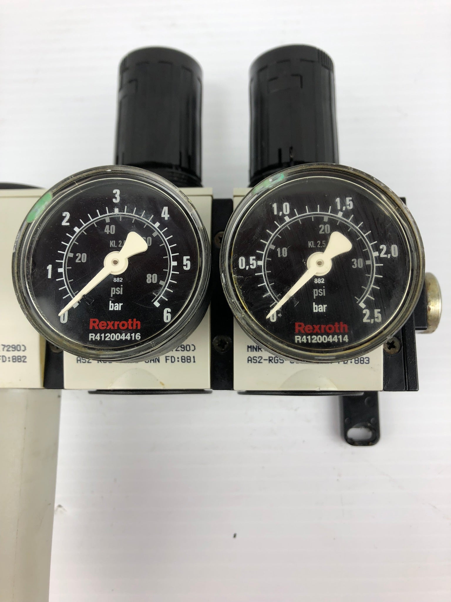 Rexroth Pneumatic Pressure System with Gauges and Lubricator R412006131