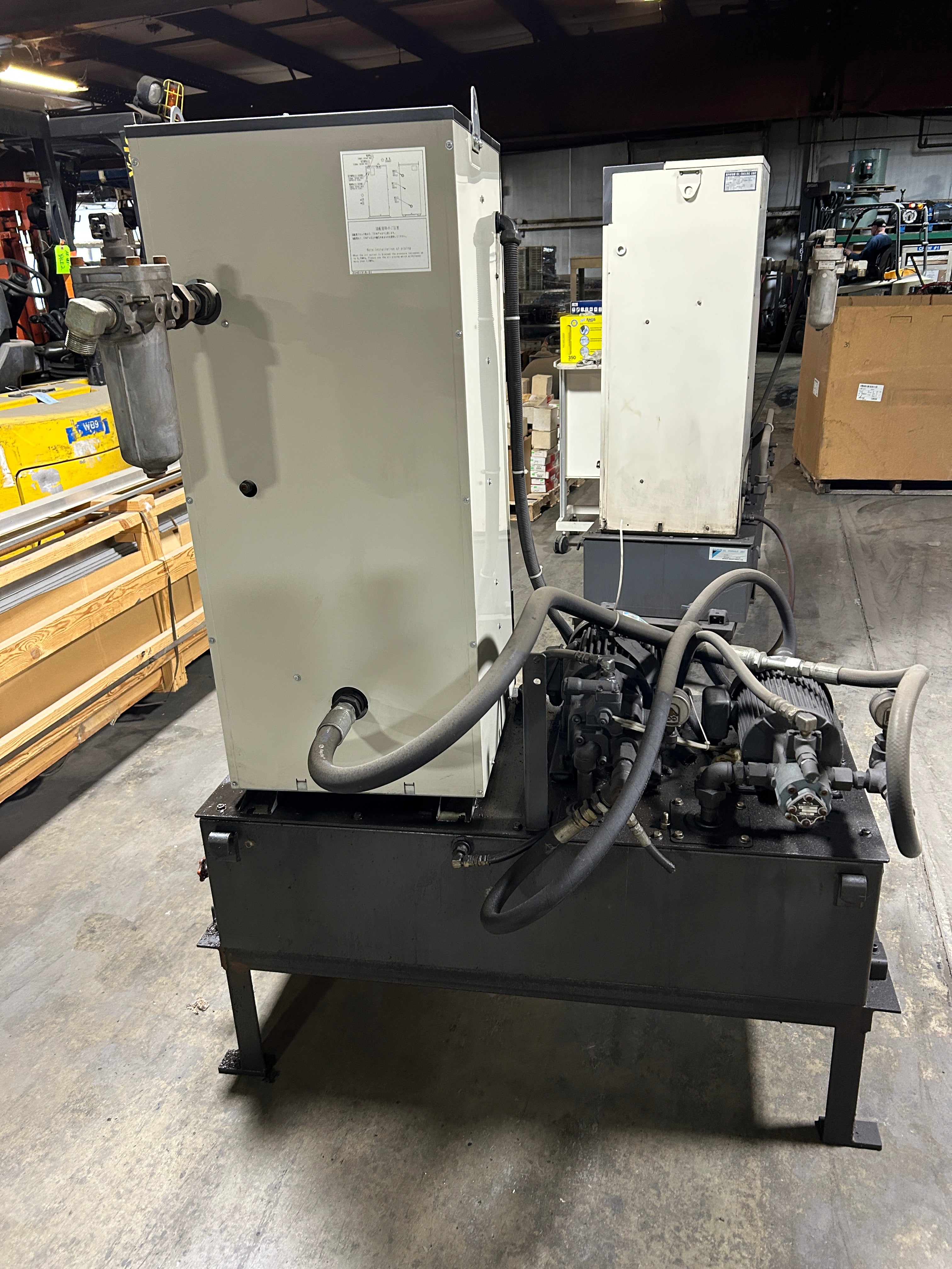 Daikin Industries AKZ569 Inverter Oil Cooling Unit Chiller 1702516 & Oil Tank 9