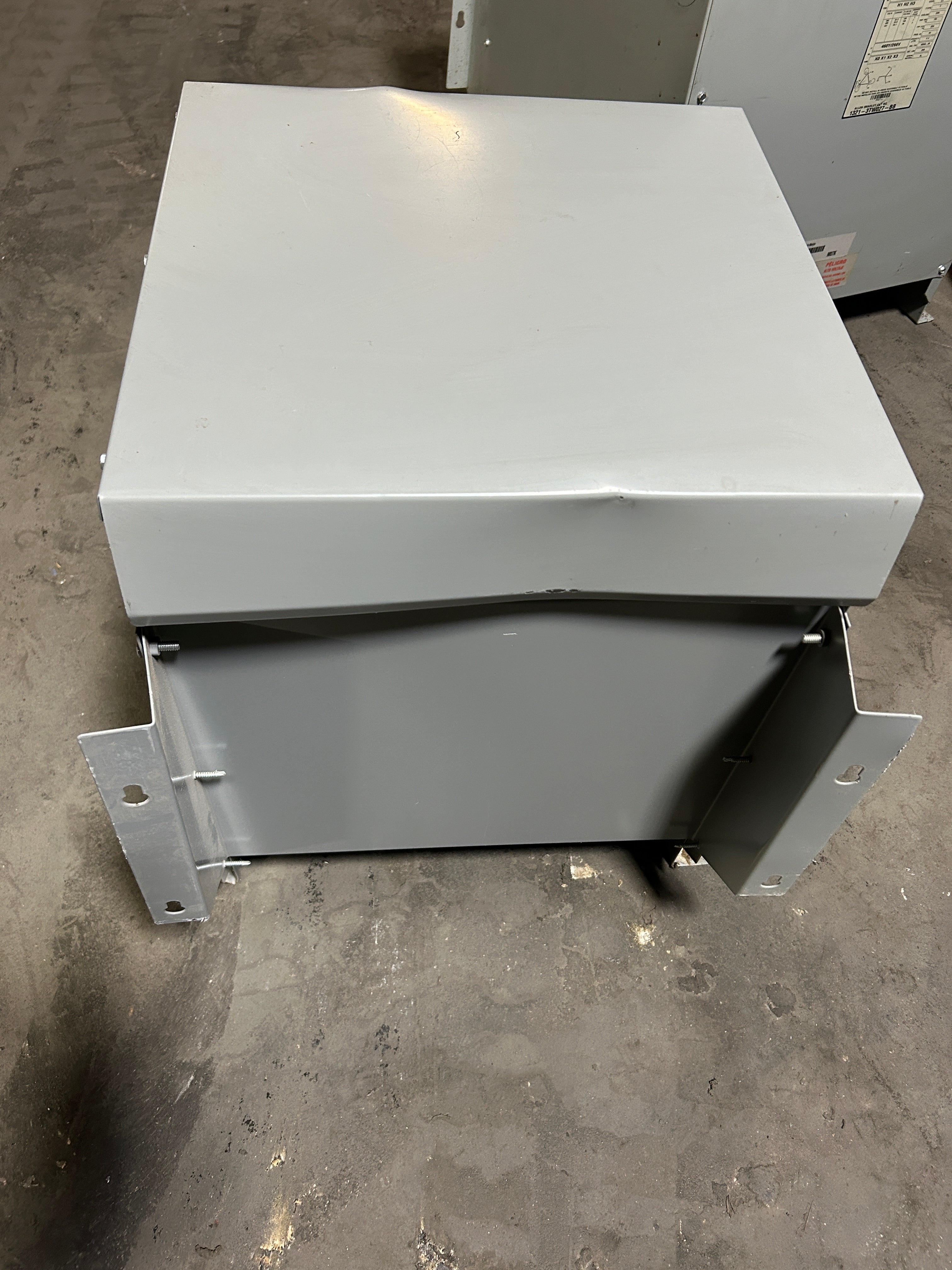 Allen-Bradley 1321-3TW014-BB Dry Type Transformer 14kVA 3PH 460V NEMA 3R CU