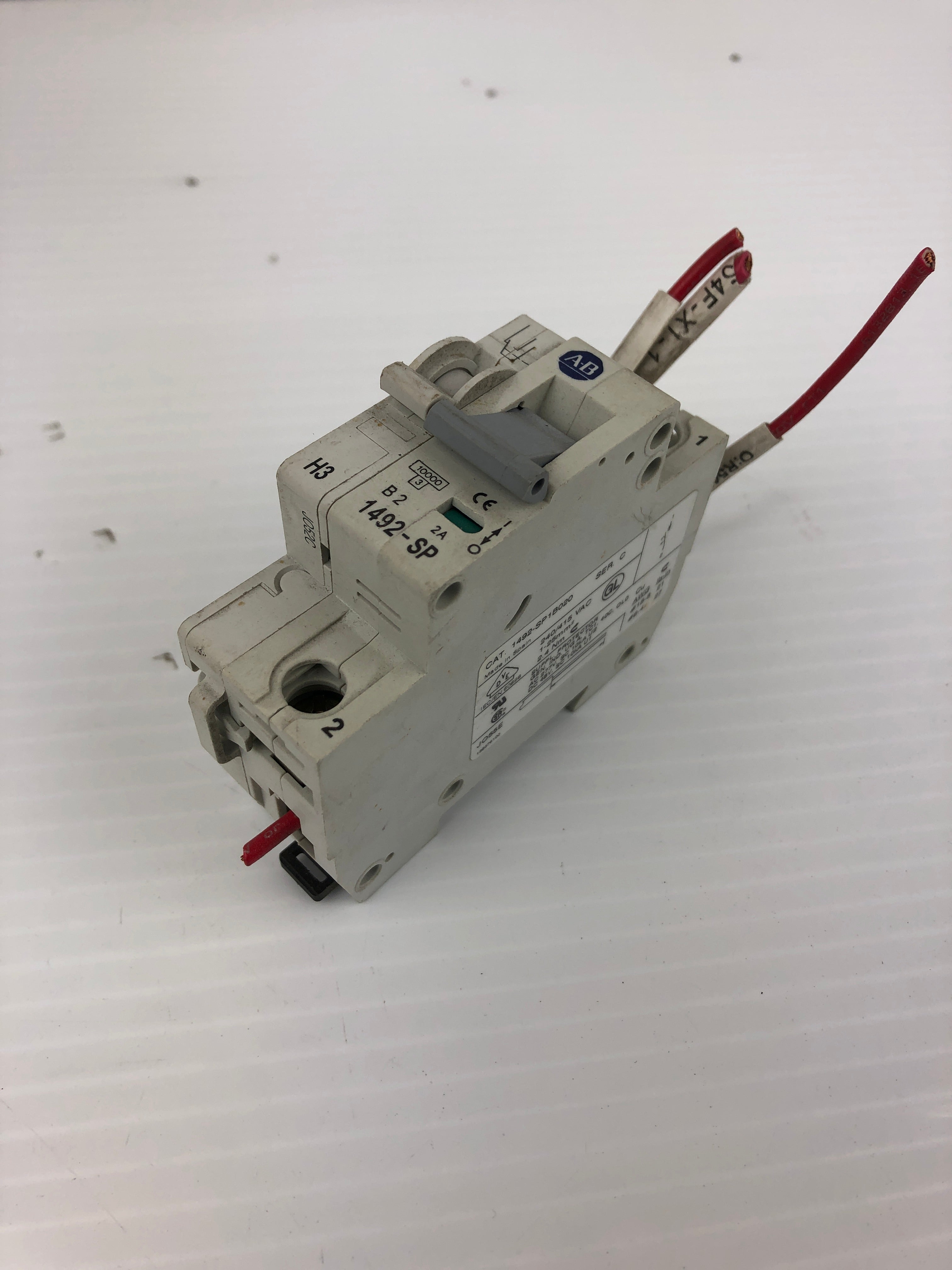 Allen-Bradley 1492-SP1B020 Circuit Breaker 2A with 1492-ASPH3 Auxiliary Contact
