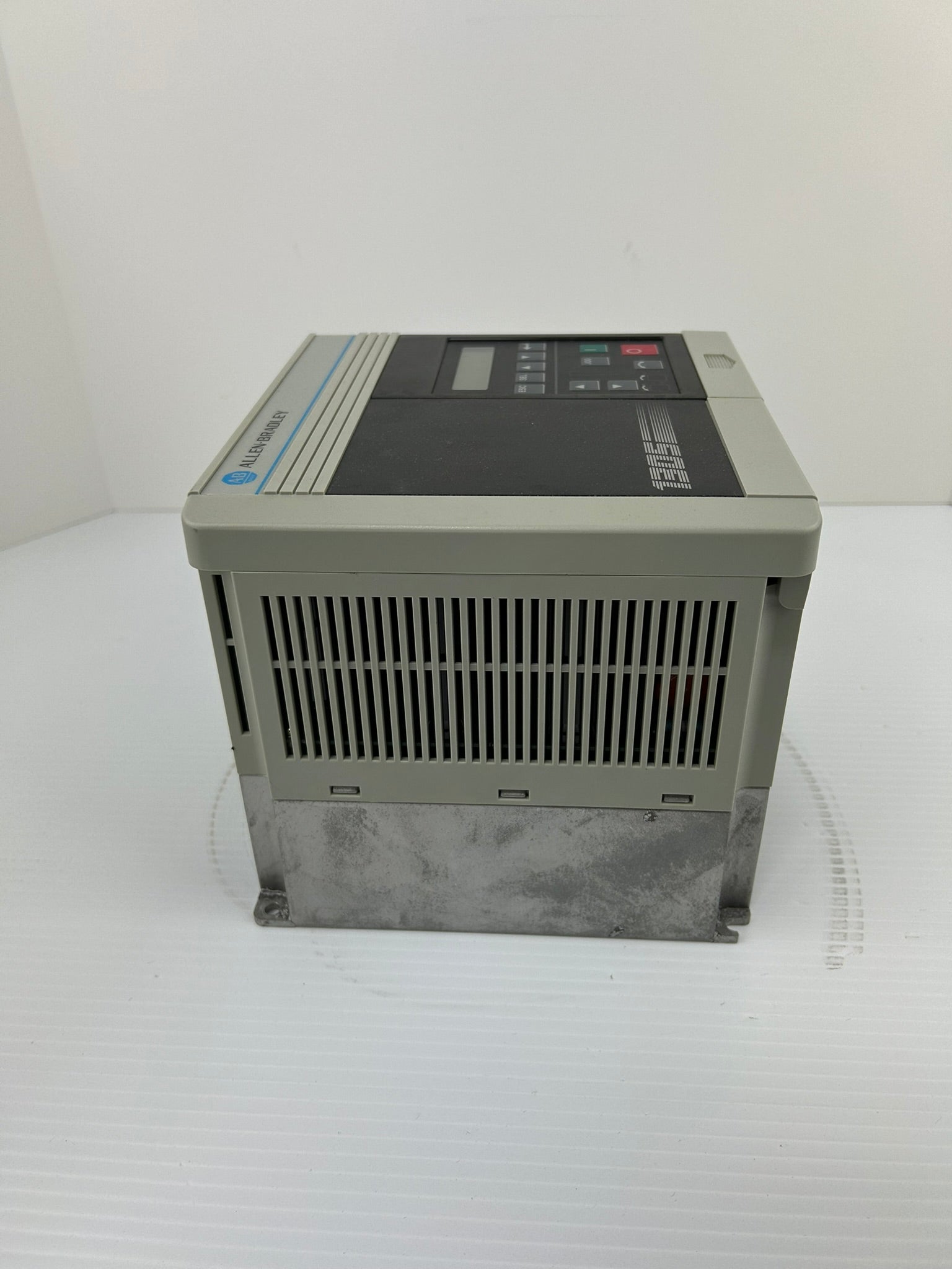 Allen Bradley 1305-BA09A Variable Frequency Drive Series C 1305