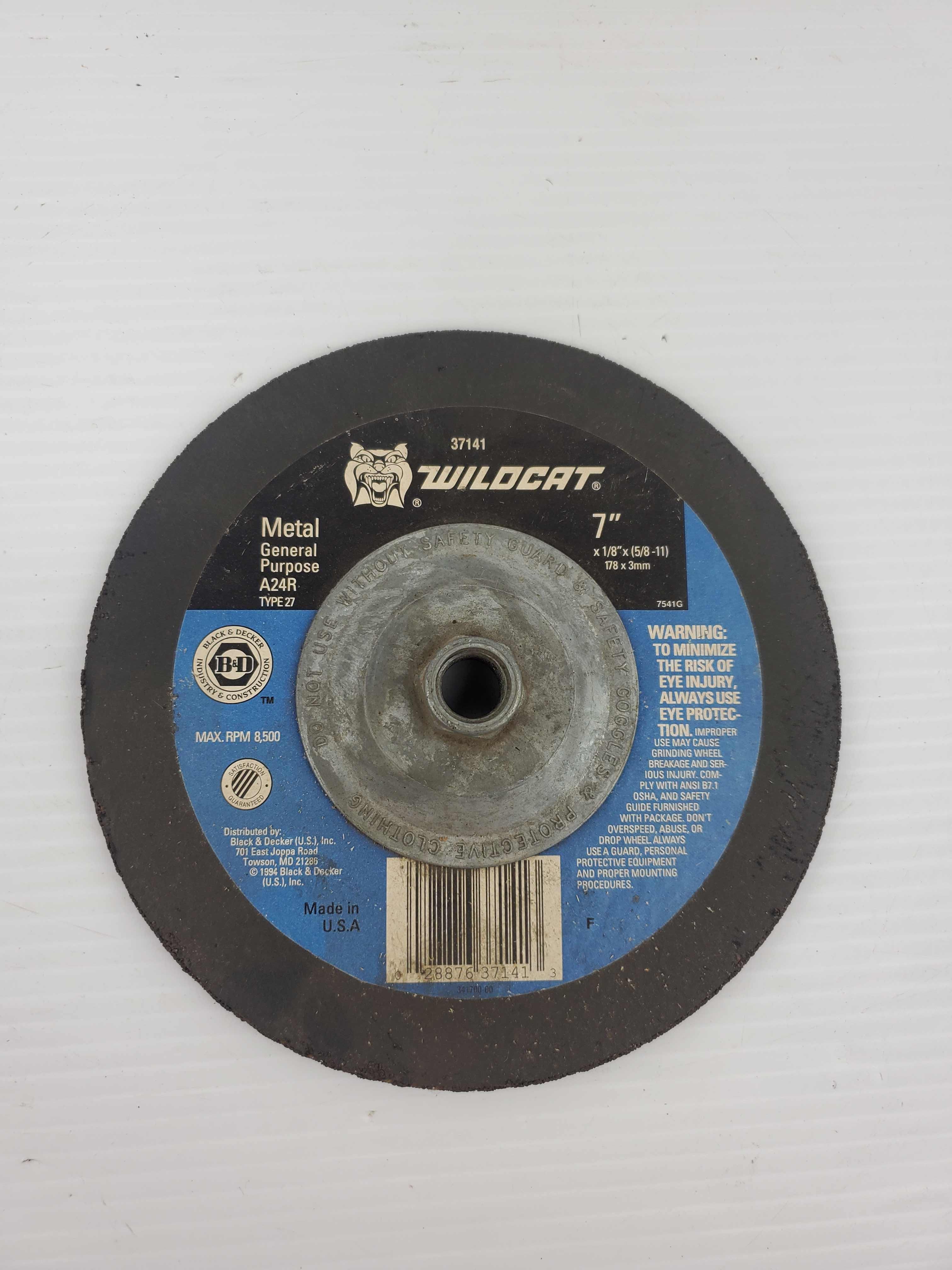 Wildcat A24R Metal General Purpose Grinding Wheel 7" x 1/8" x (5/8-11) Type 27
