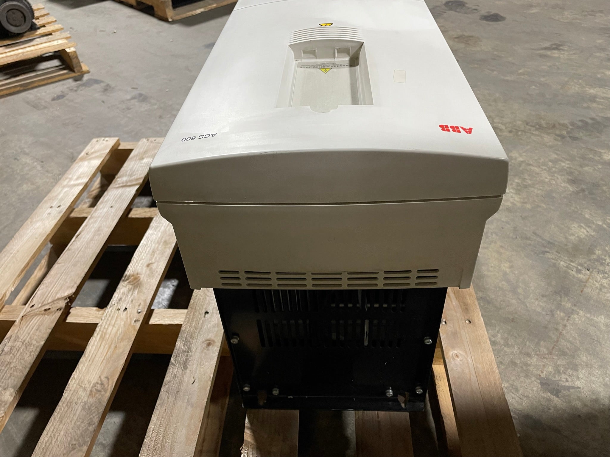 ABB ACS 600 ACS601-0100-4-000B1200010 Frequency Converter Drive - No Keypad