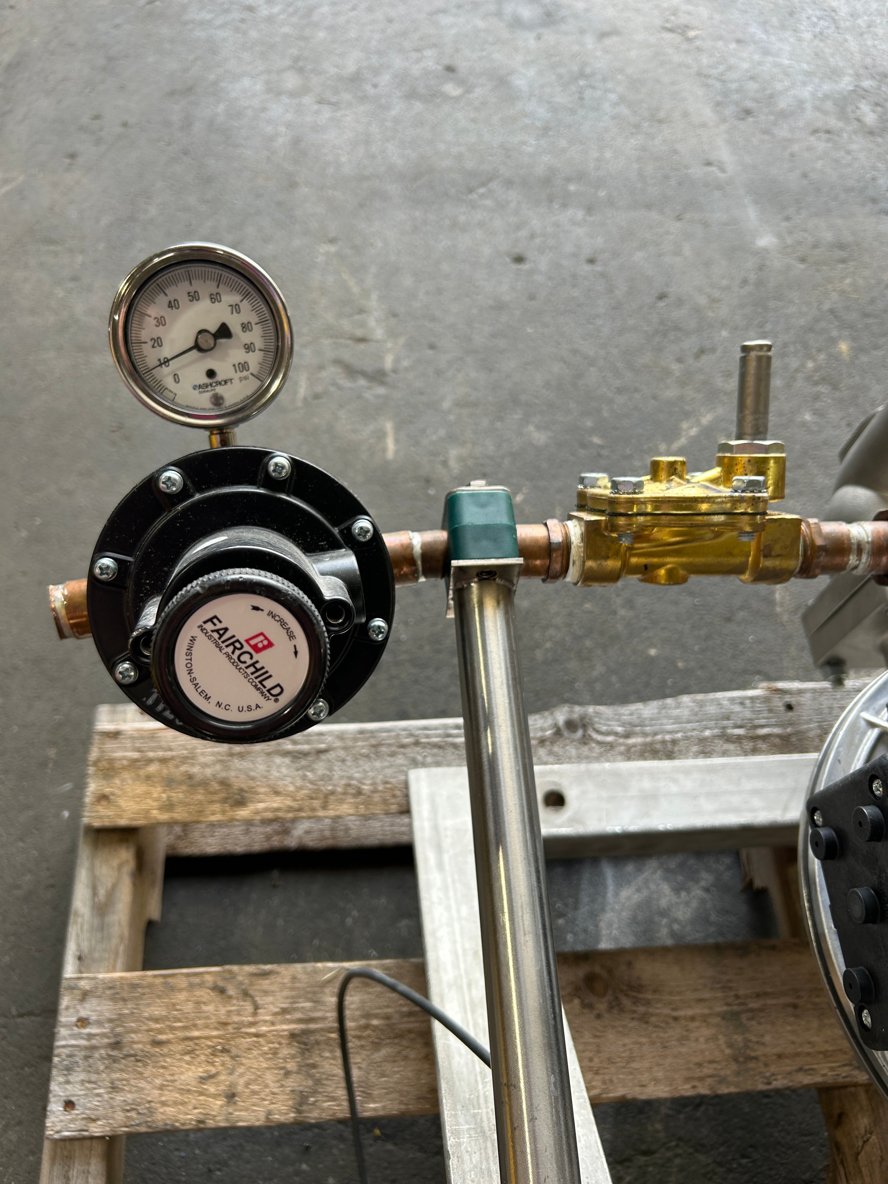 Warren Rupp Sandpiper S20B1SZTANS000 Diaphragm Pump with Wall Mount Stand 125PSI