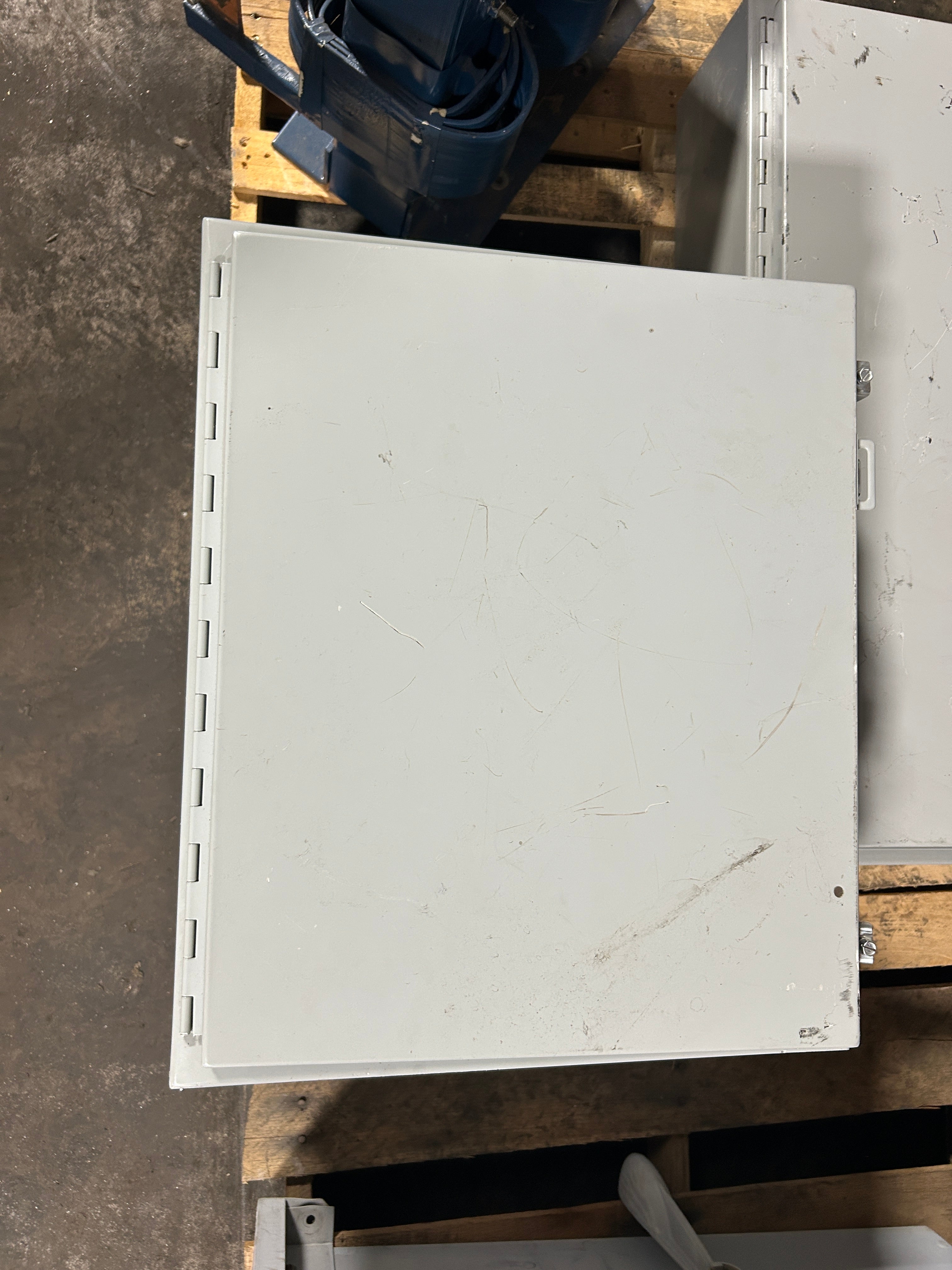 Hoffman A242016LP Electrical Enclosure A-1990 Type 12, 13 Rev A w/ Kit 87557699