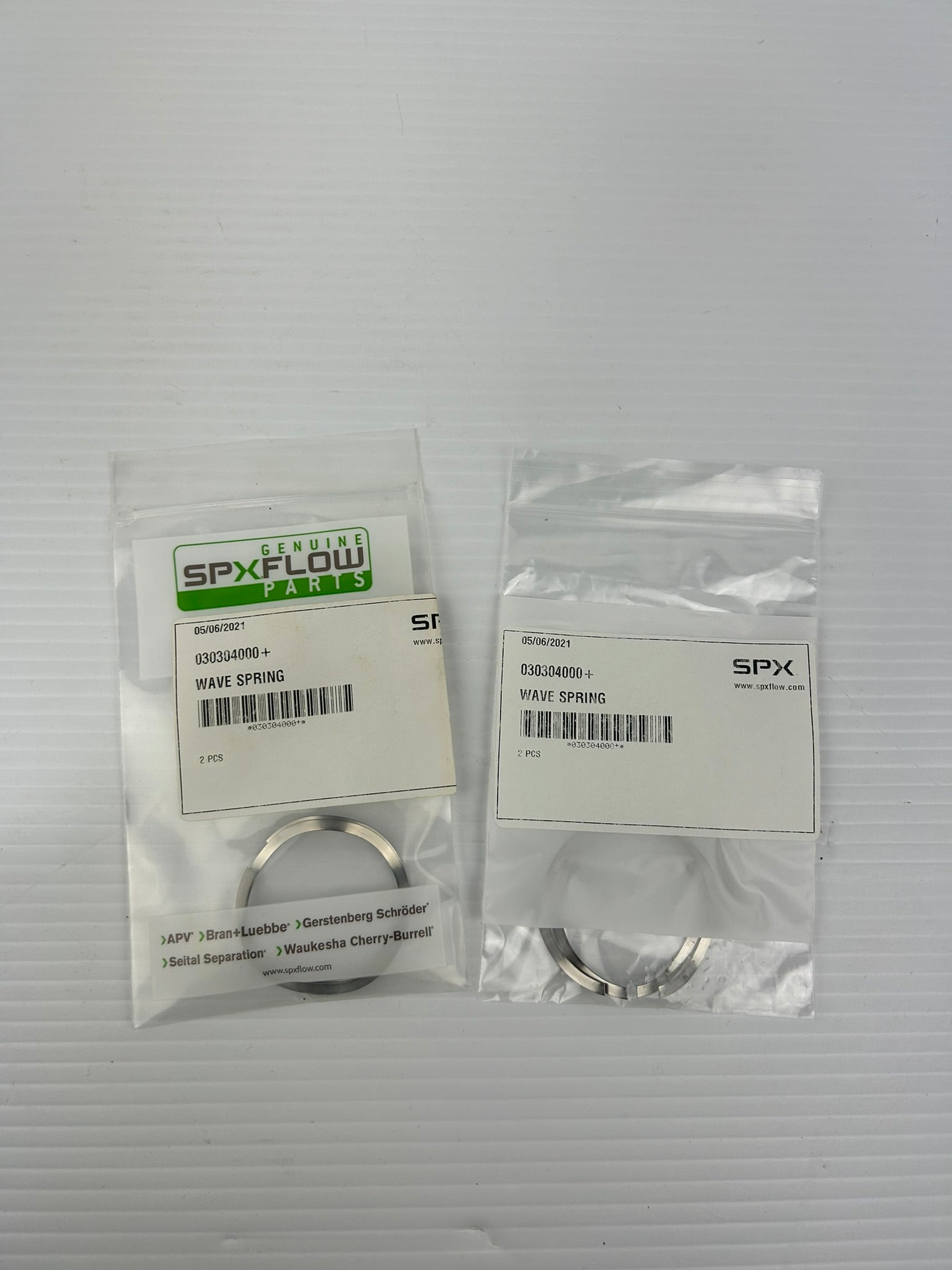 SPX 030304000+ Wave Spring - Lot of 4