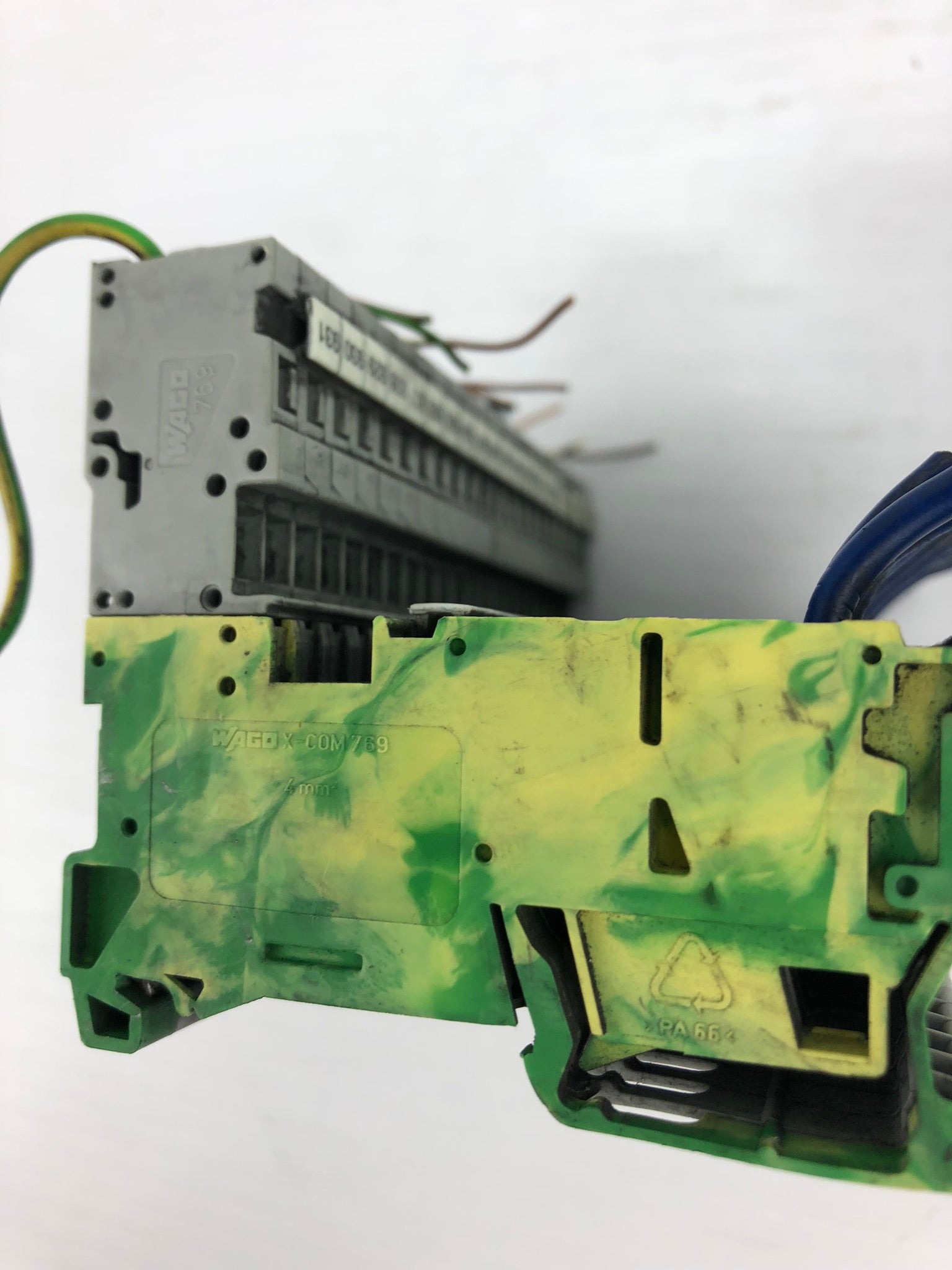 Lot of 21 - WAGO X-COM769 Terminal Block with One 769 Terminal End