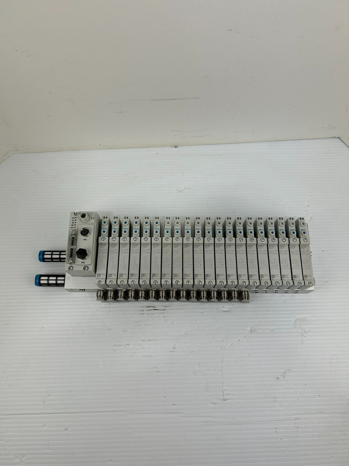 Festo VTUG-14-VRPT-S8-B1T-G14-UL-G18S-9K11M Manifold Valve Assembly w/ 20 Valves
