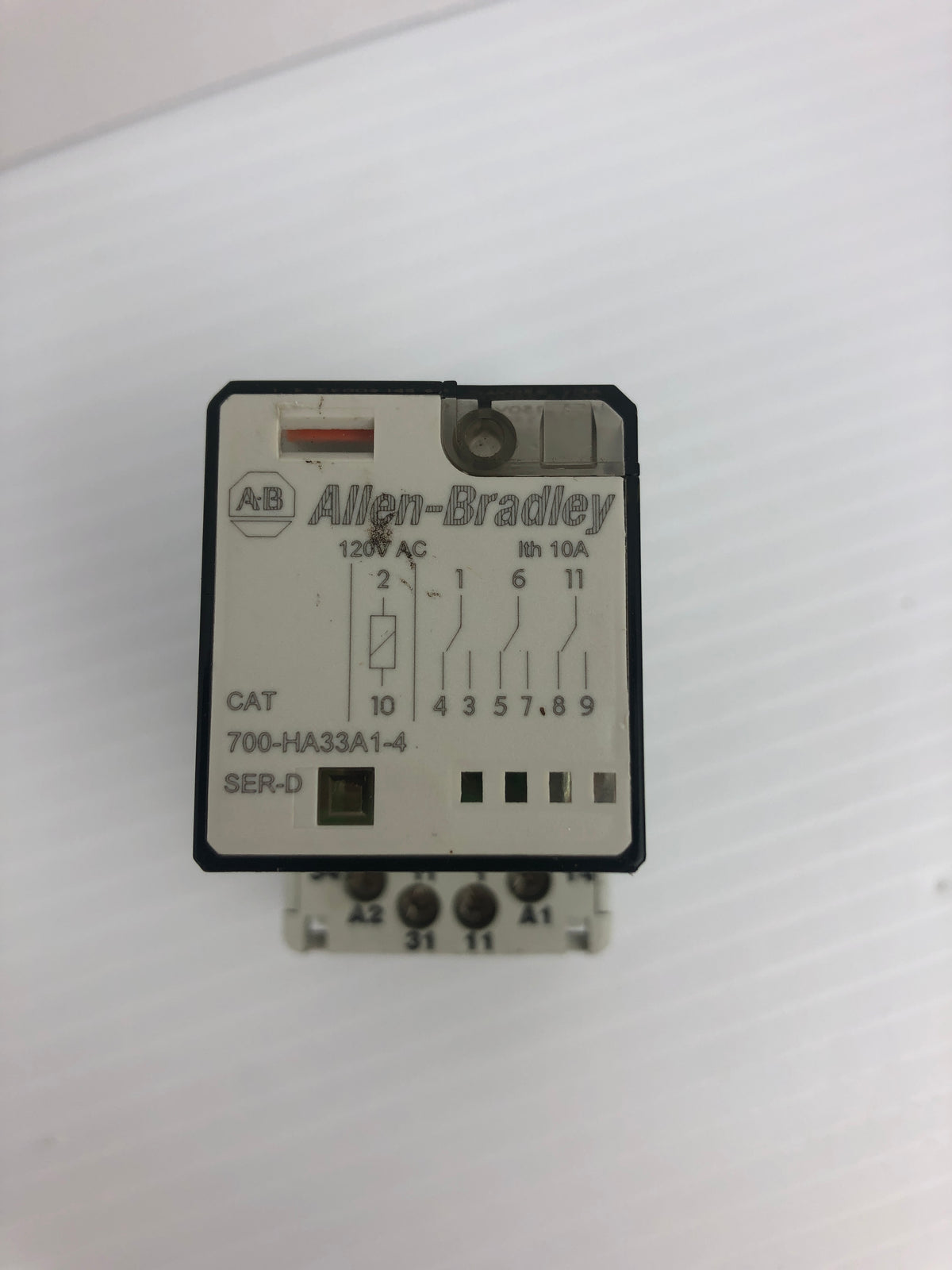 Allen-Bradley 700-HA33A1-4 Relay Ser. D with 700-HN101 Base Ser. C - Lot of 2