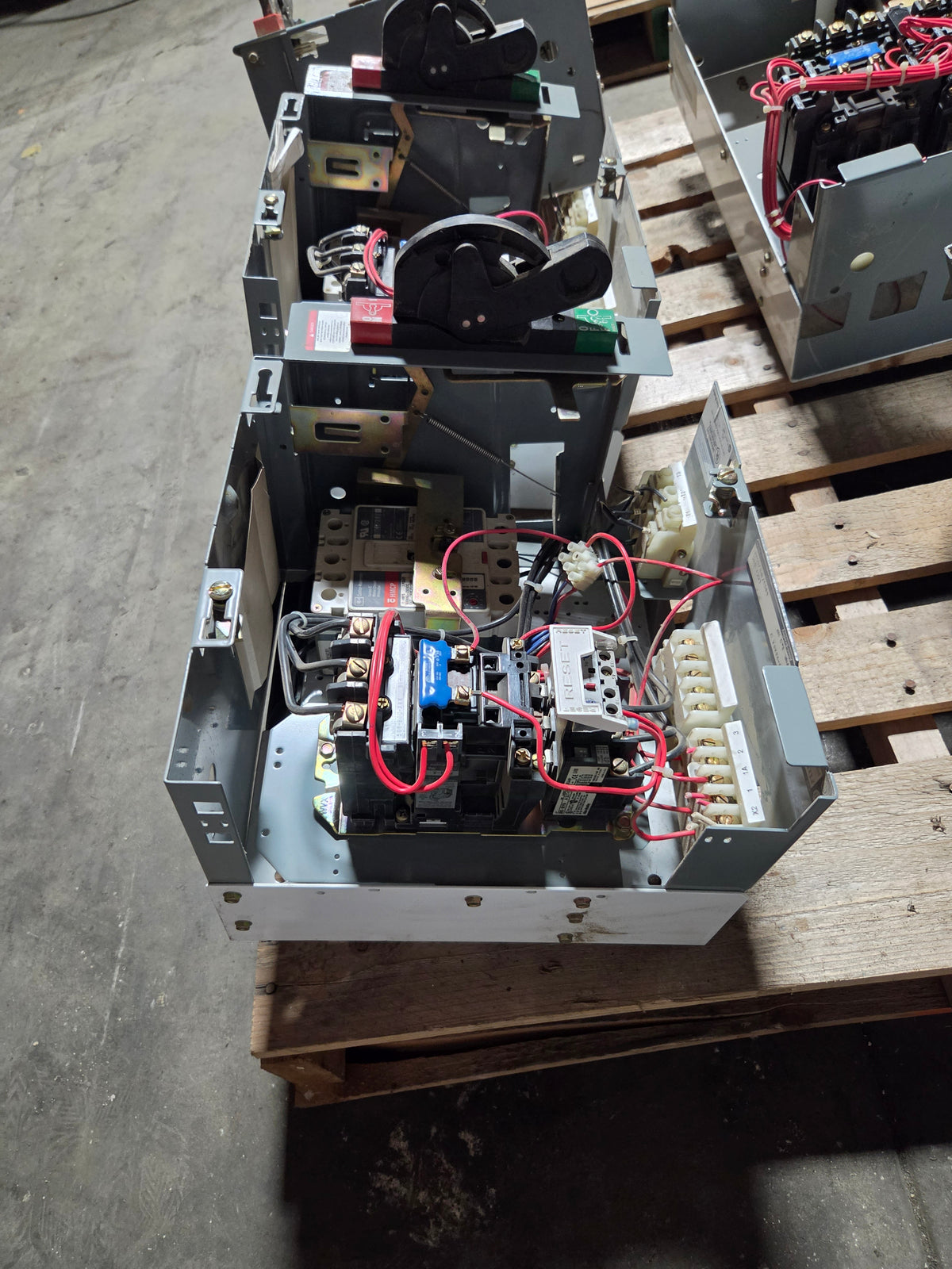 Allen-Bradley MCC Bucket 2113B 3.0HP Size 1 FVNR 3PH 480V 15A Breaker - No Door