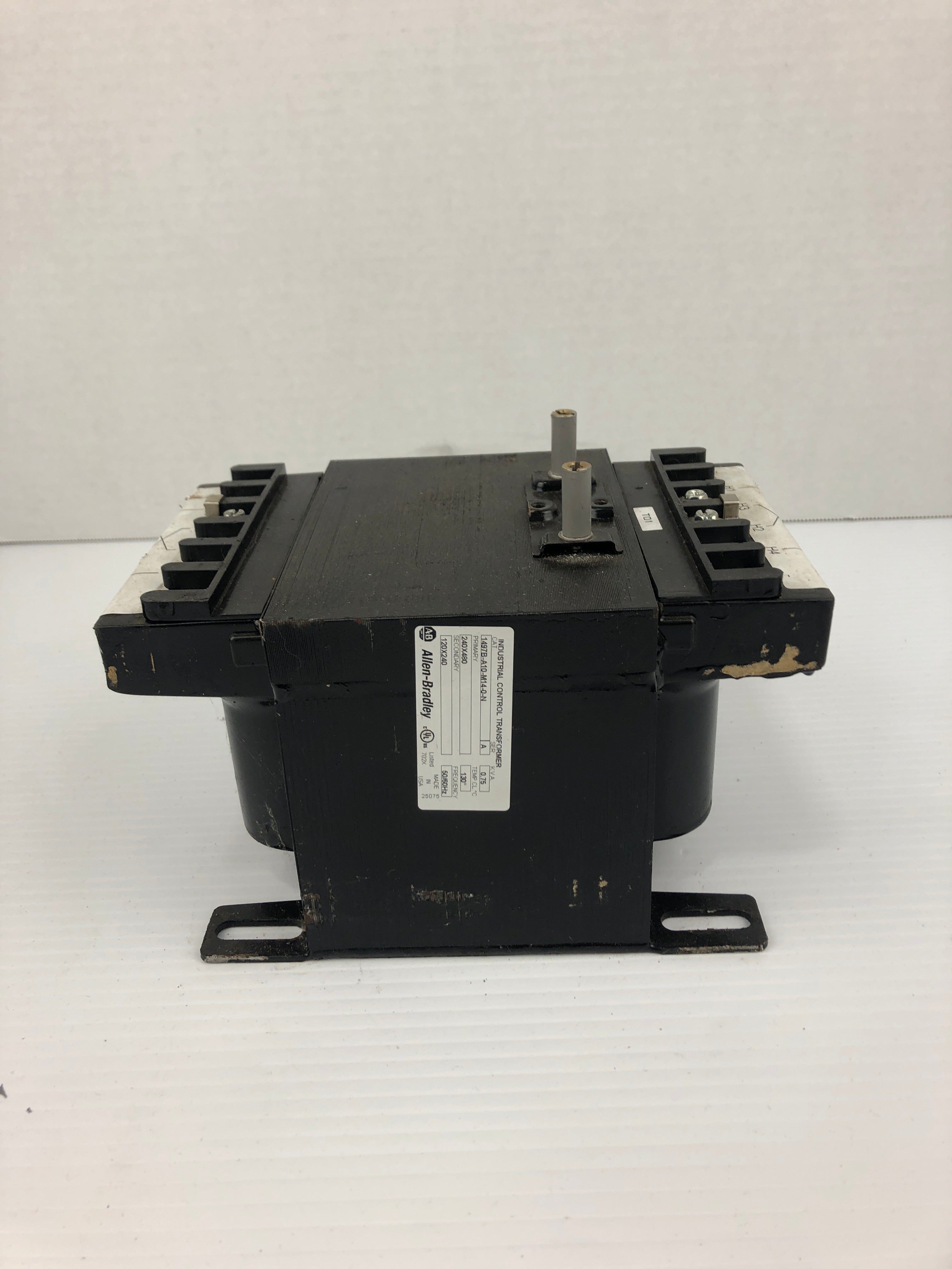 Allen-Bradley 1497B-A10-M14-0-N Industrial Control Transformer Series A 0.75kVA