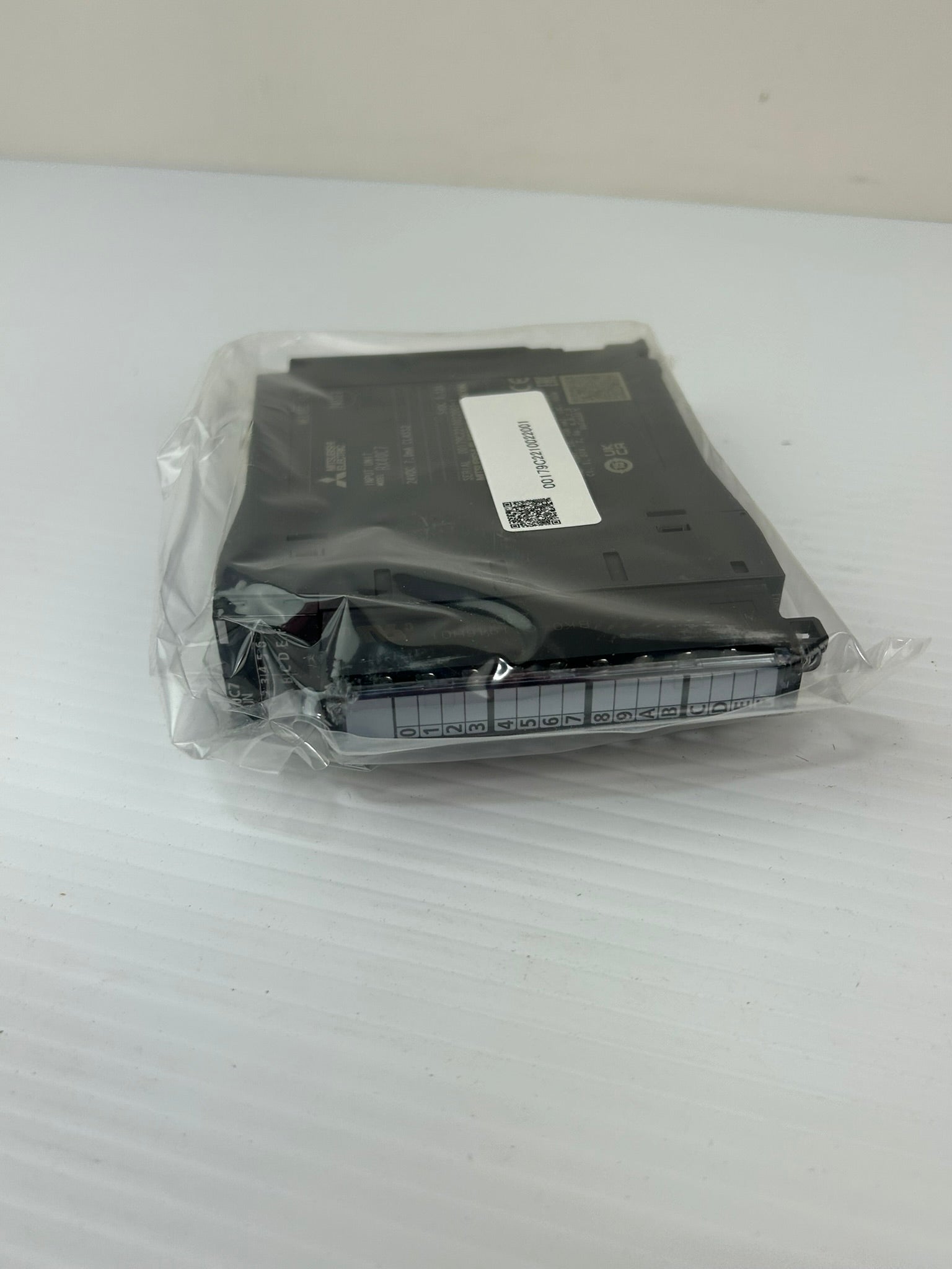 Mitsubishi RX40C7 MELSEC iQ-R PLC DC Input Module 40 Point 24VDC
