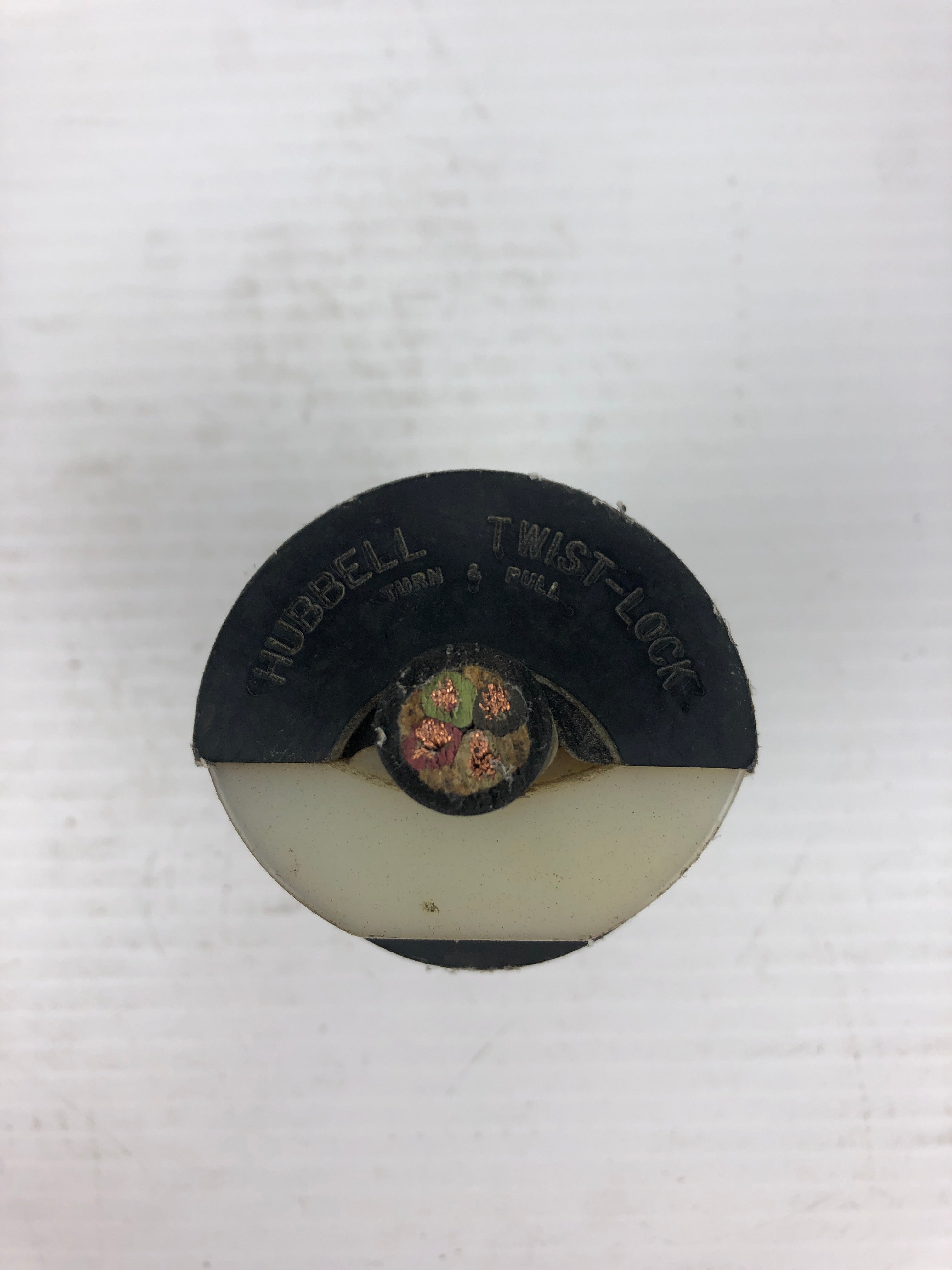 Hubbell Twist-Lock Turn and Pull Receptacle 231A 20A 250V 3PH
