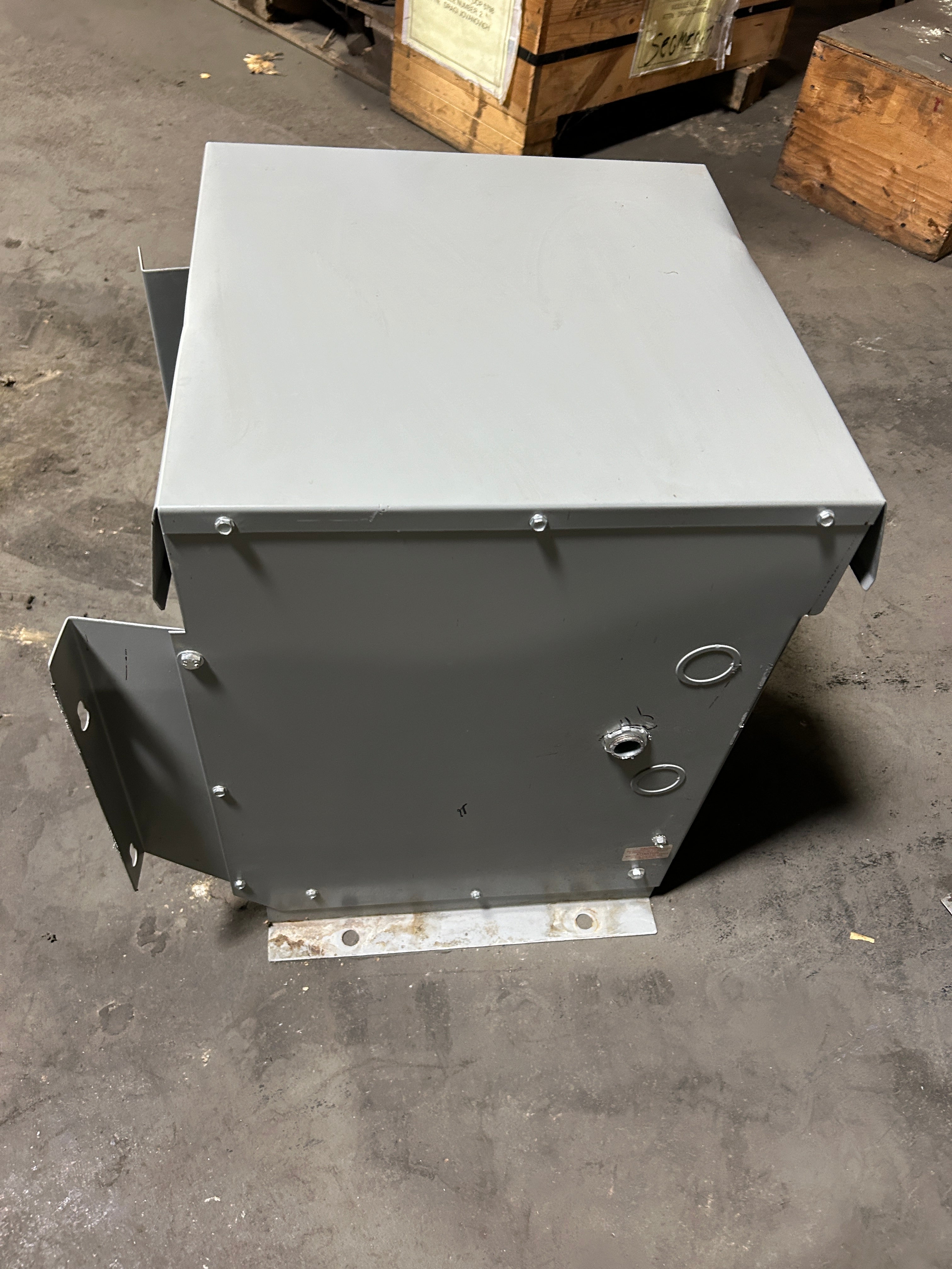 Allen-Bradley 1321-3TW014-BB Dry Type Transformer 14kVA 3PH 460V NEMA 3R CU