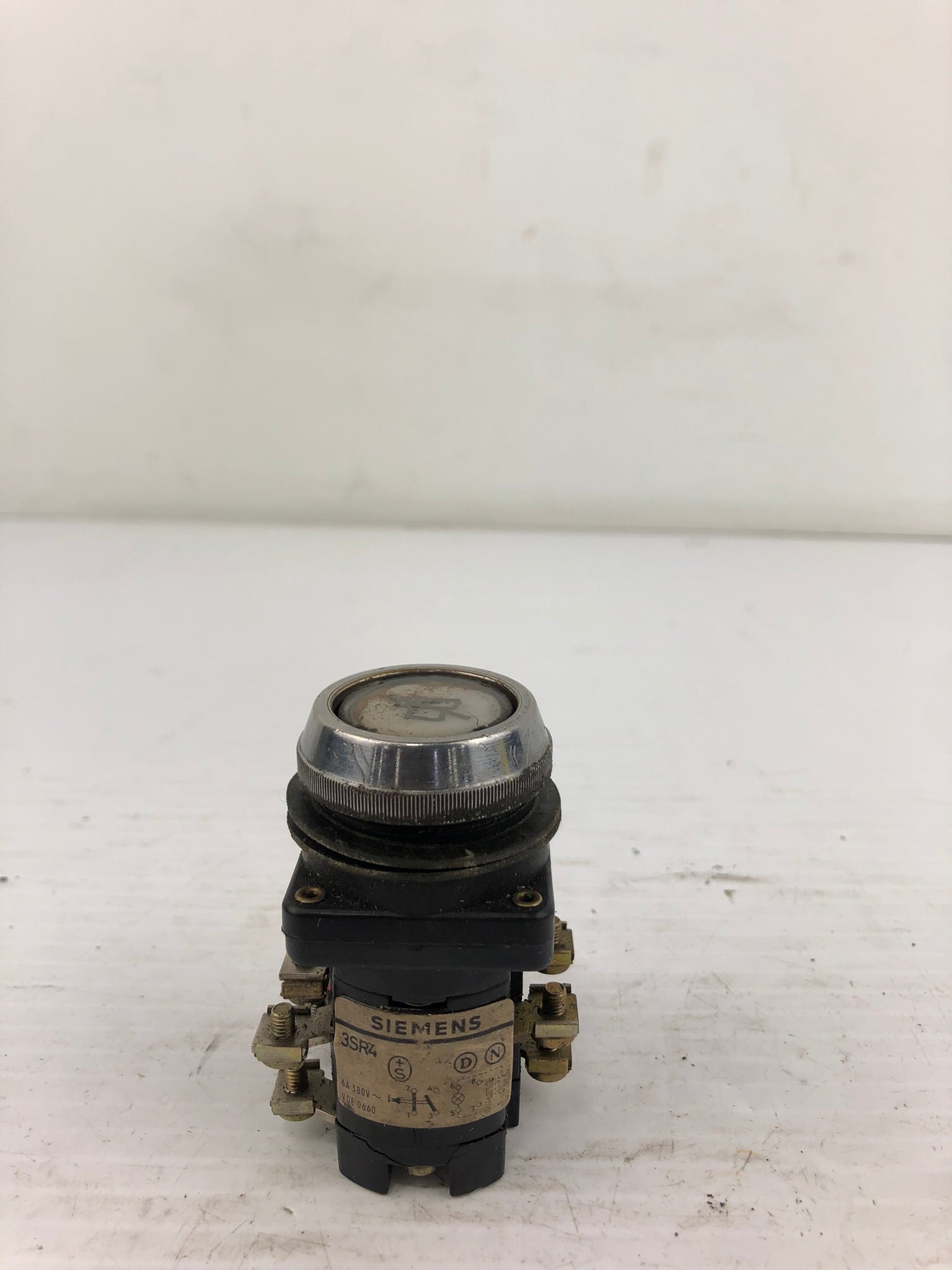 Siemens 3SR4 Pilot Light Switch Indicating Lamp 6A 380V White