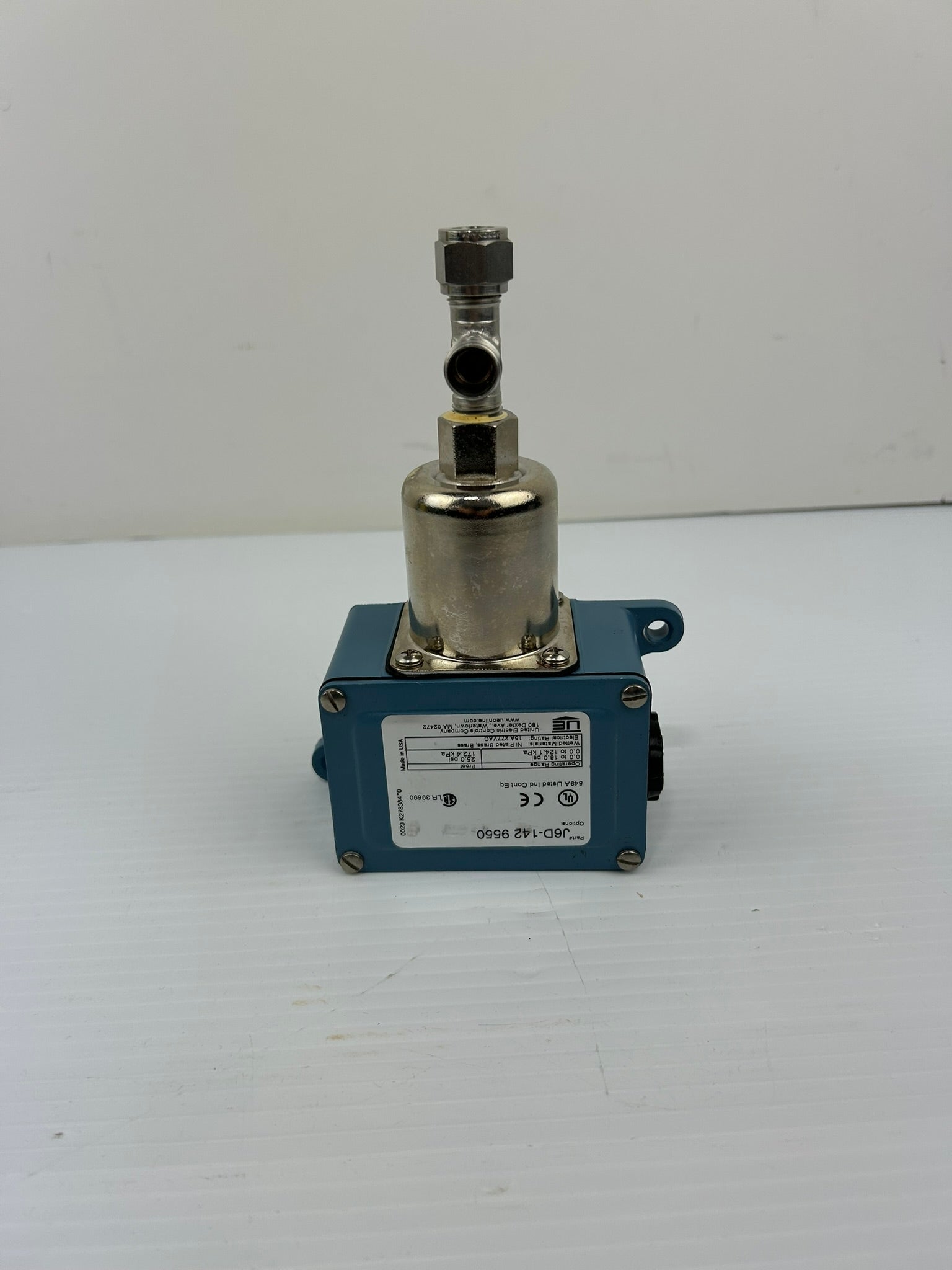 United Electric Controls Company J6D-142 9550 Pressure Switch