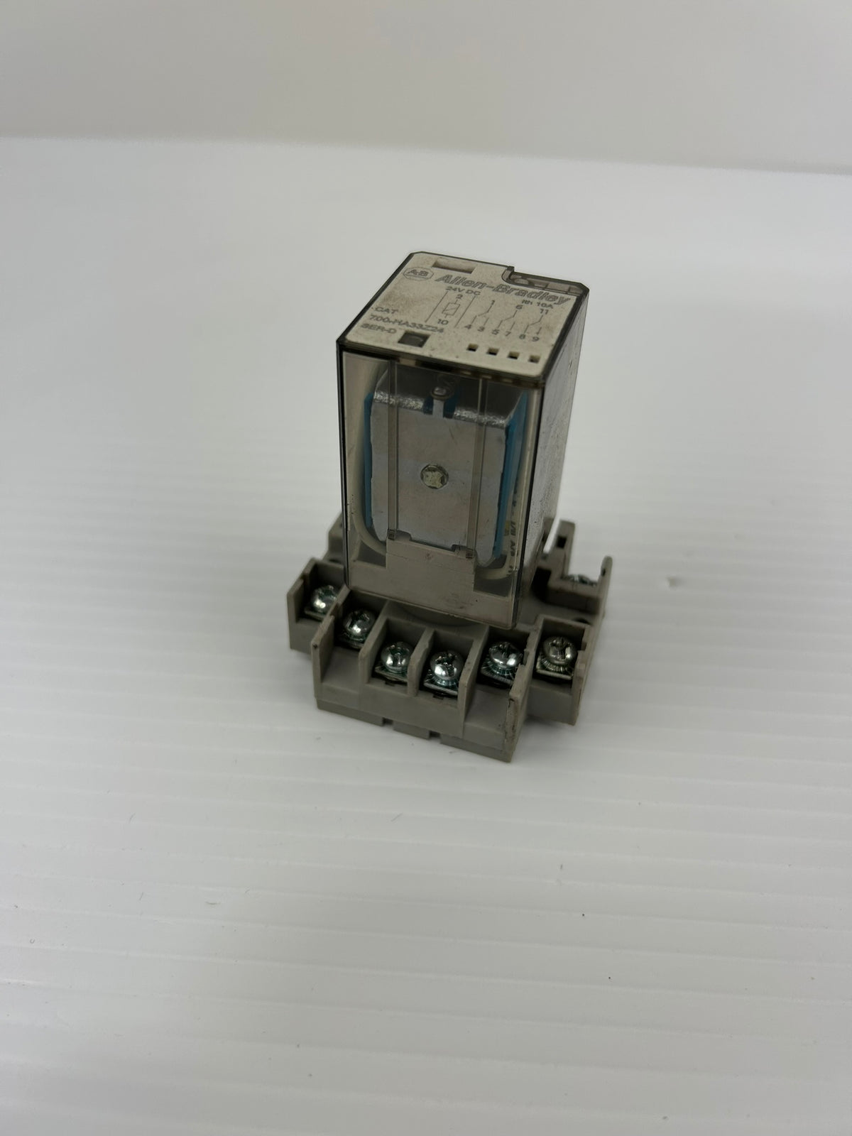 Allen-Bradley 700-HA33Z24 Series D General Purpose Relay 24VDC and Socket