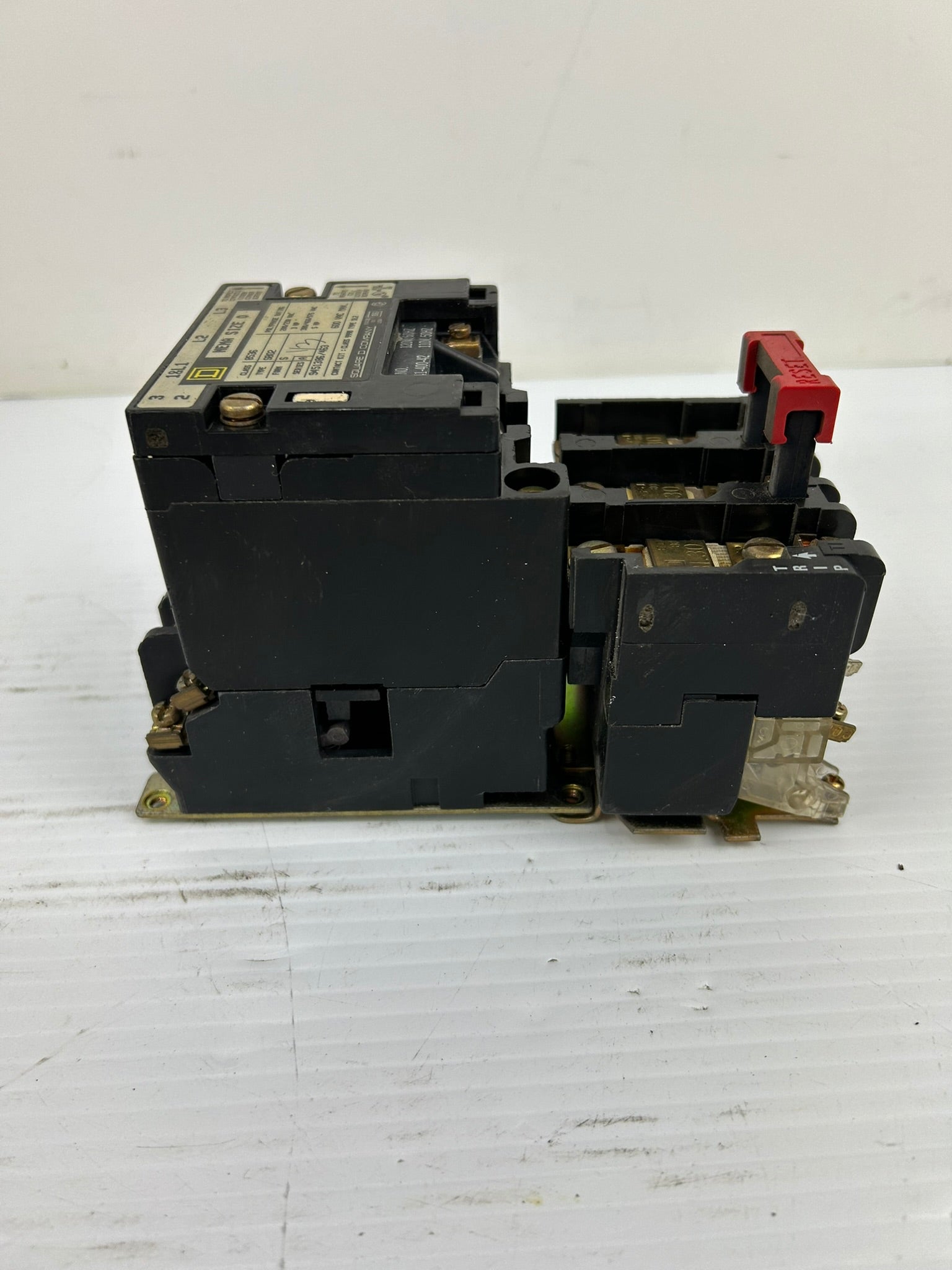Square D 8536 SB02 Series A Starter Nema Size 0 with Overload Thermal Relays