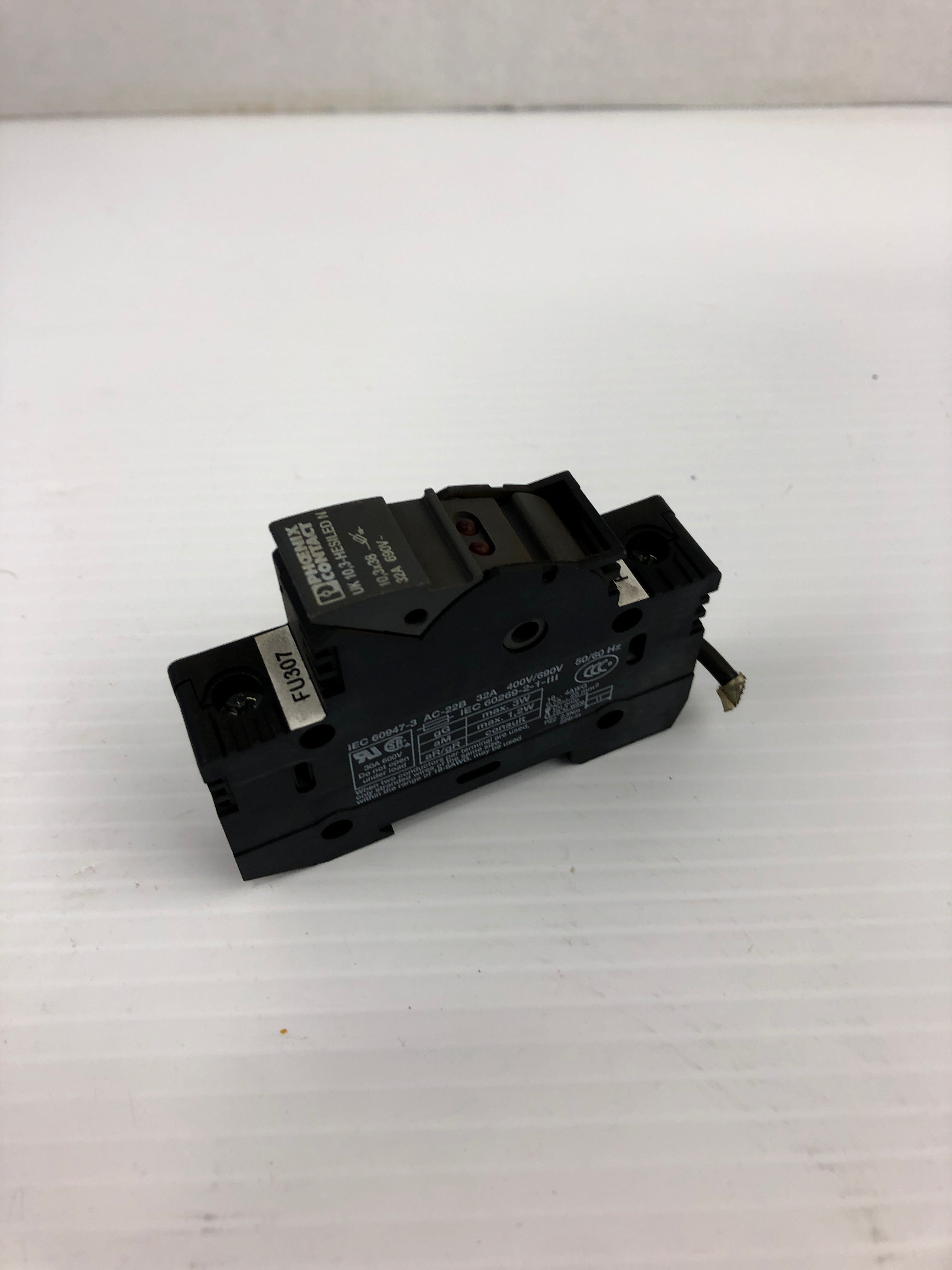 Phoenix Contact UK 10,3-HESILED N Circuit Breaker Protector AC-22B 32A