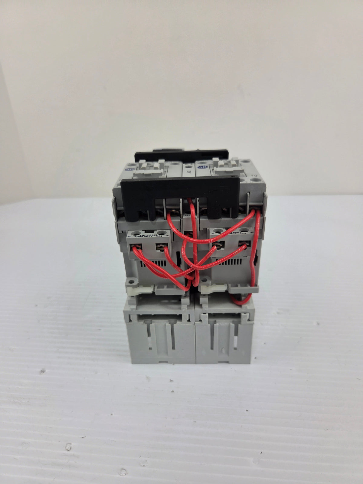 Allen-Bradley 140M-C2E-B25 Motor Starter 100-C09*10 Contactor 107S-ASKP3-CB25C