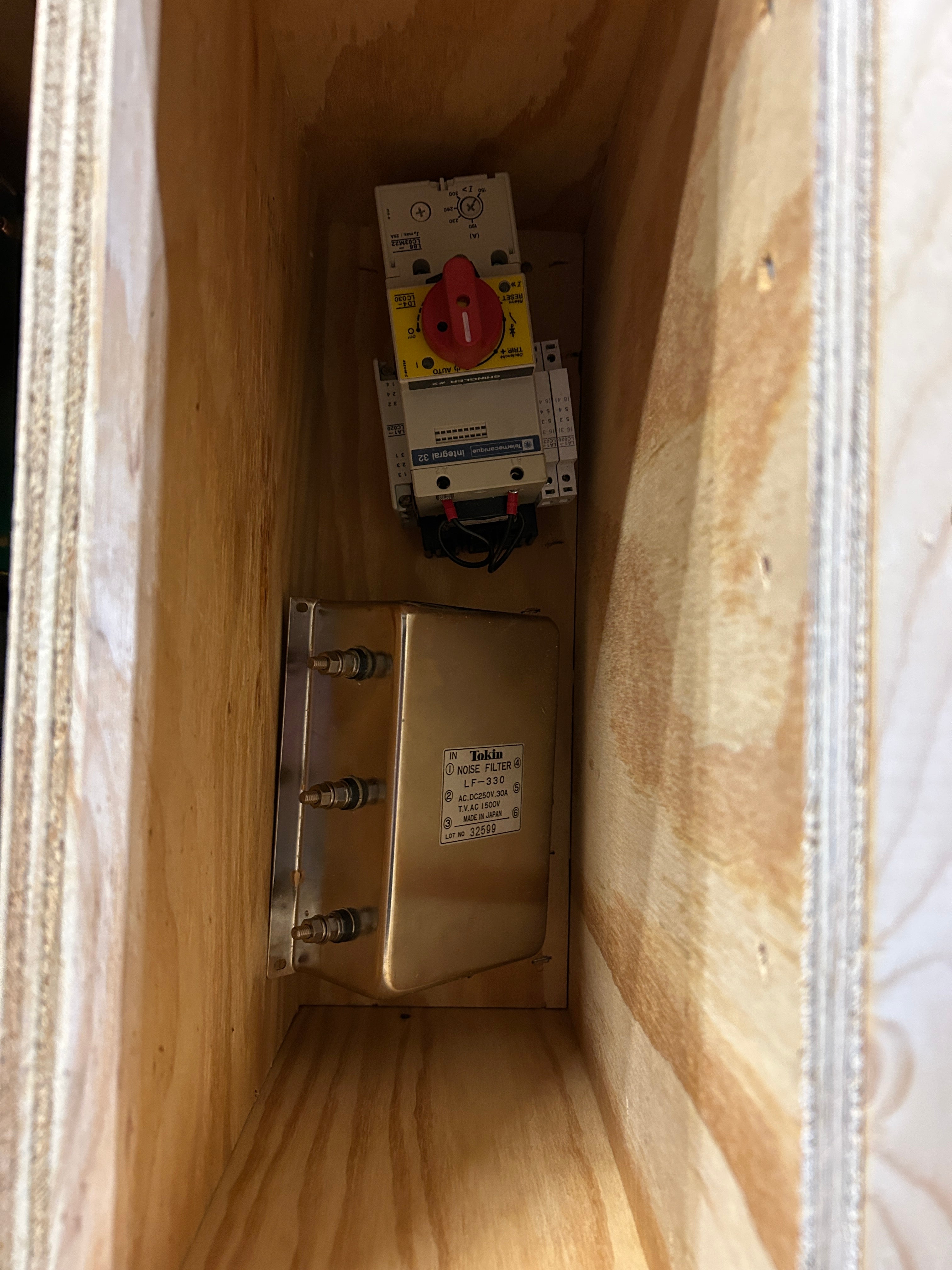 Ormec MCS-S45H*227 Servo Drive Assembly Telemecanique Breaker Tokin Noise Filter