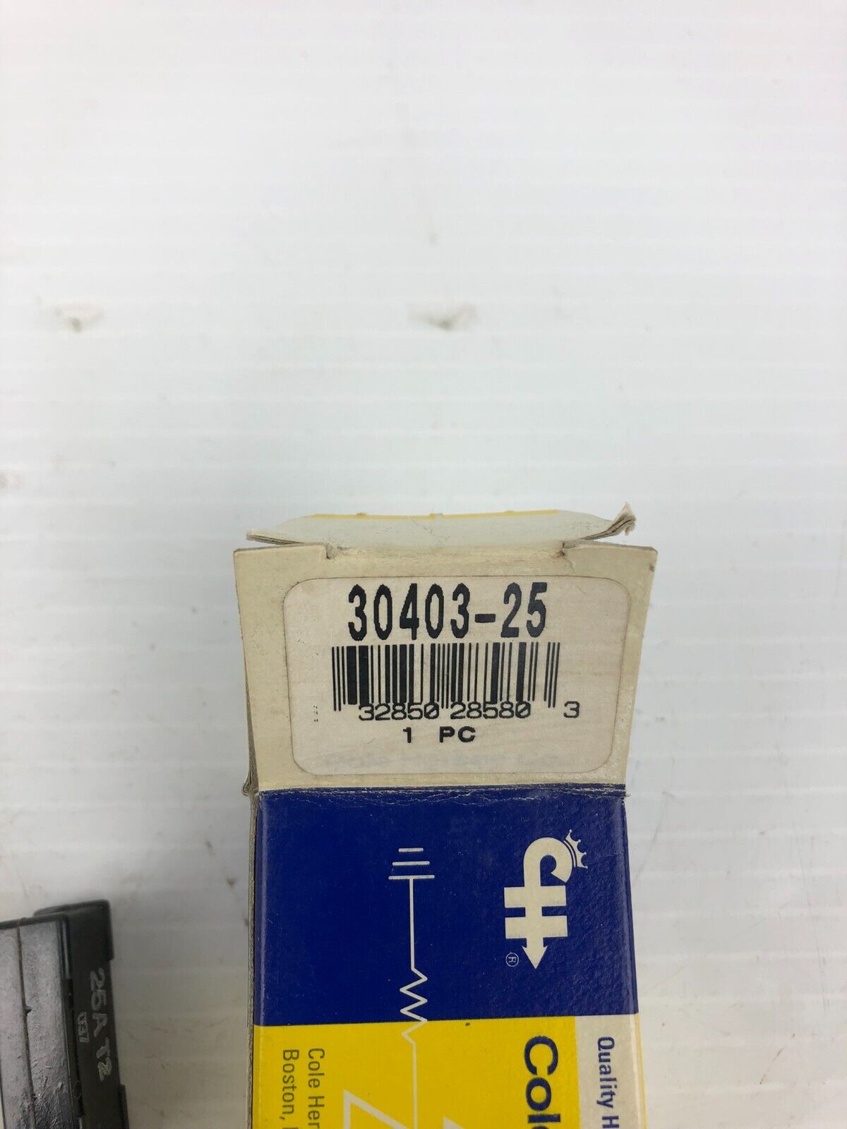 Cole Hersee 30403-25 Circuit Breaker